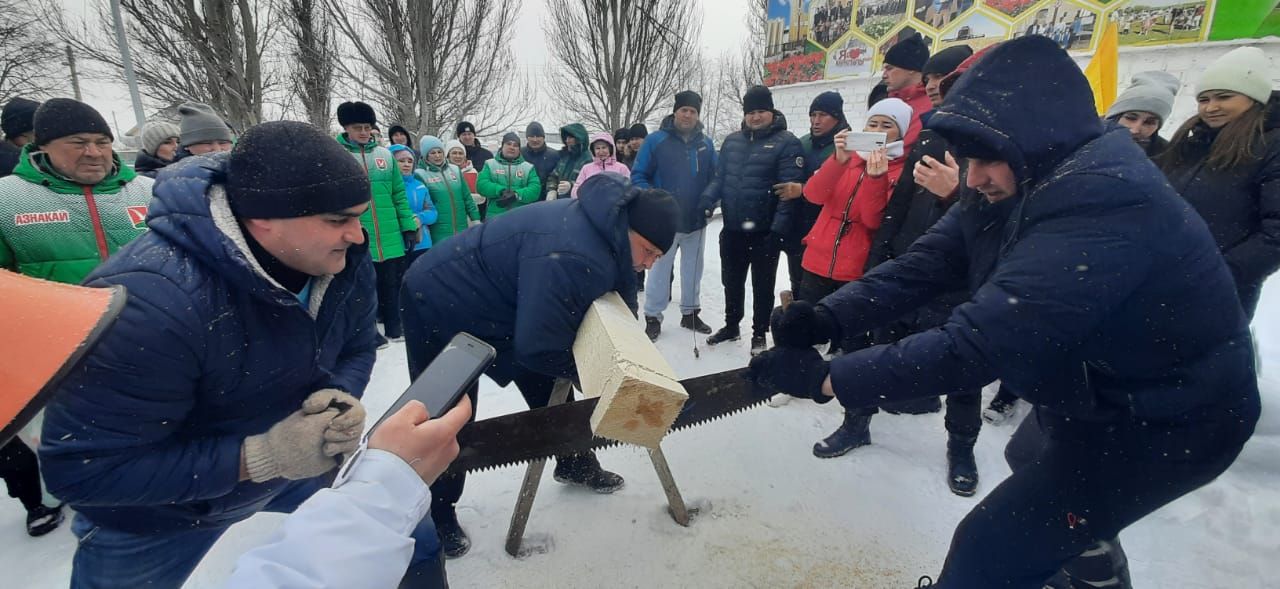 Азнакайлылар спартакиадада аркылы пычкы белән утын кисүдә ярышты