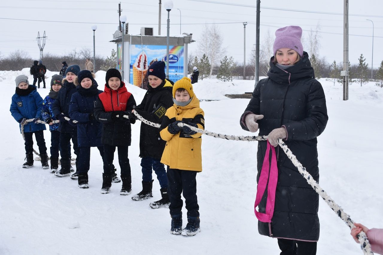 В Азнакаево для детей провели спортивные игры на свежем воздухе
