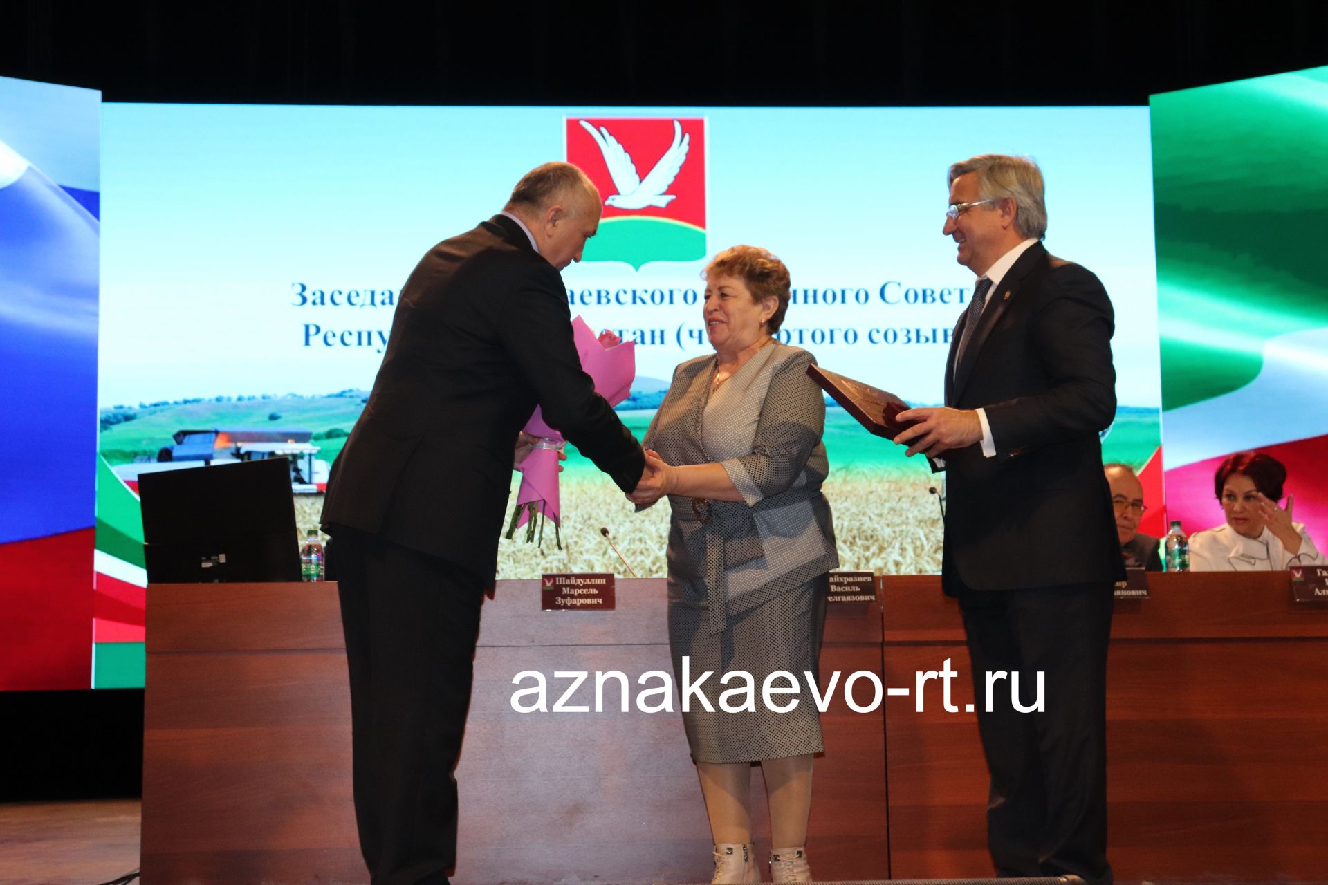 Васил Шәйхразиев: “Азнакай күп күрсәткечләр буенча үрнәк”