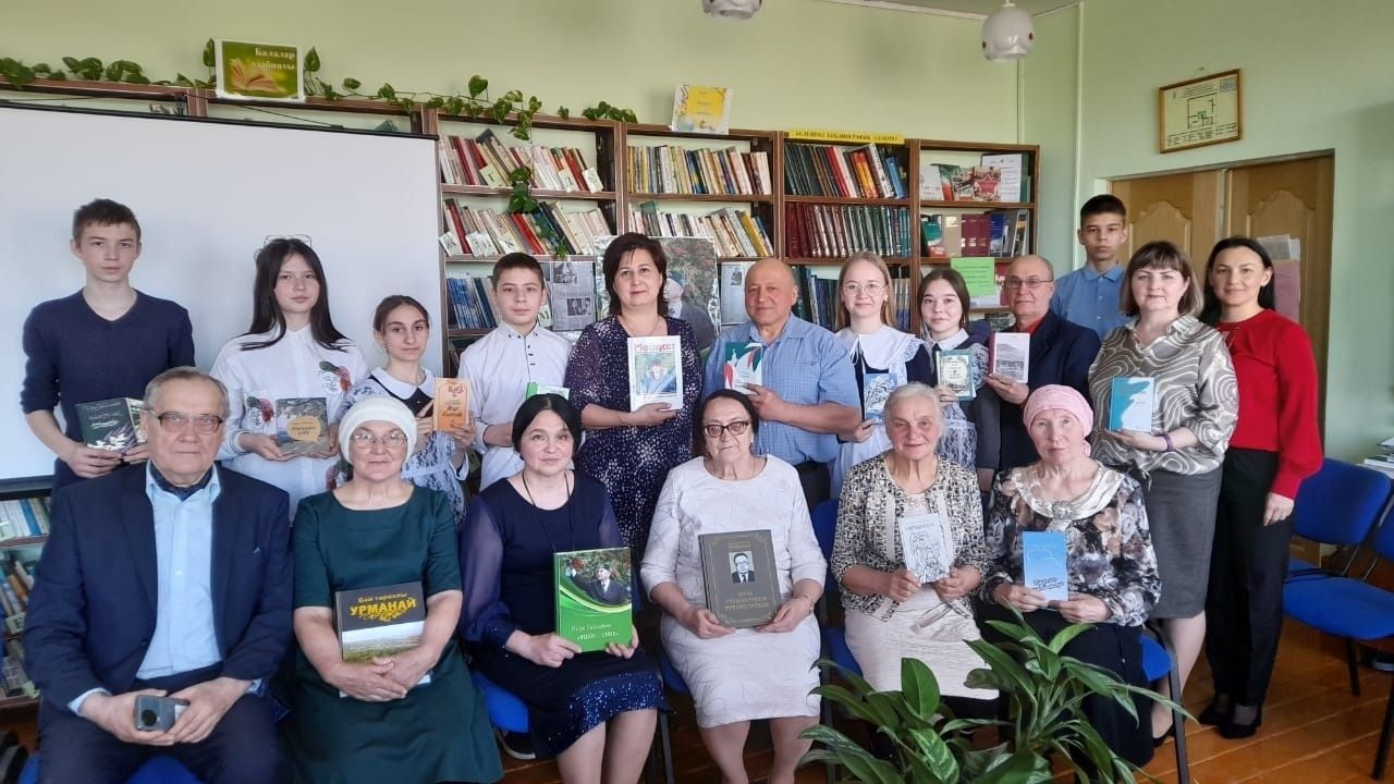 В селе Урманаево почтили память поэта Ильдуса Гилязова