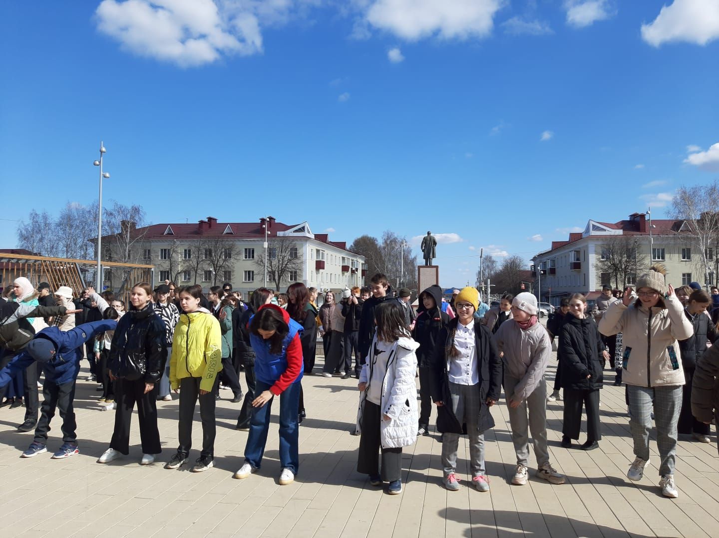 Азнакаевская молодежь собралась на флешмоб здоровья