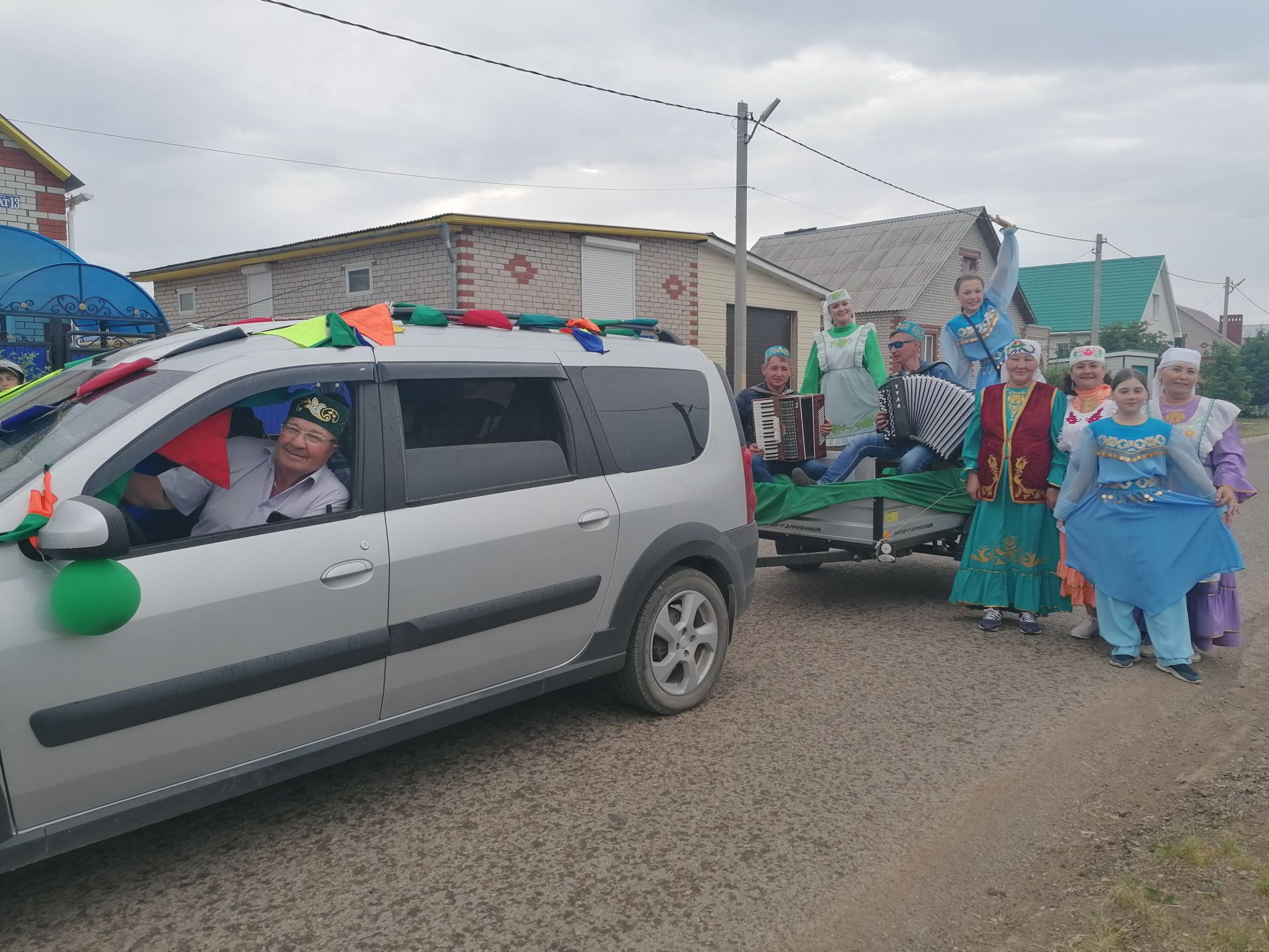 В Азнакаево собирают подарки на Сабантуй