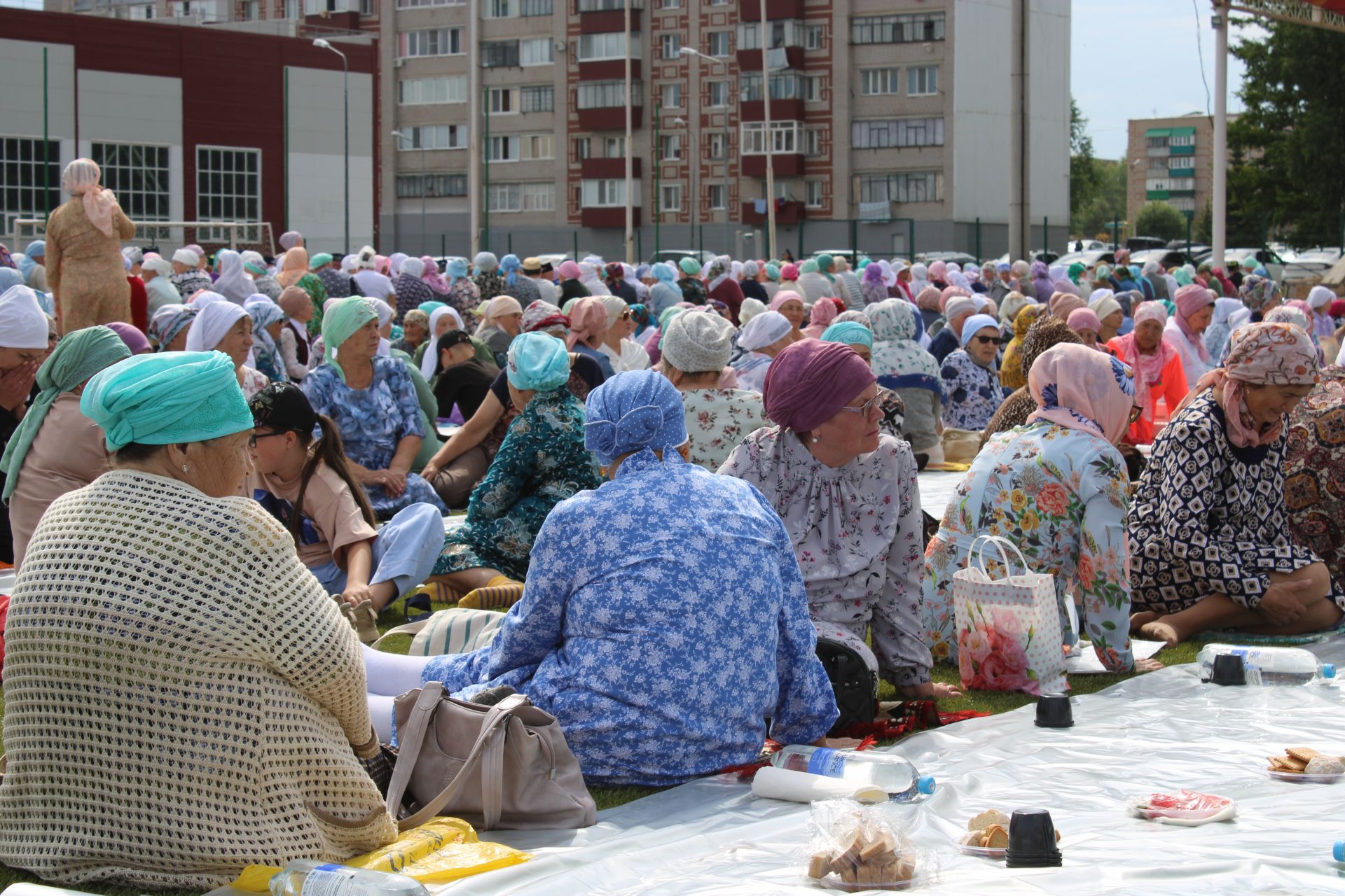 В Азнакаево состоялся большой благотворительный обед в честь праздника Курбан-байрам