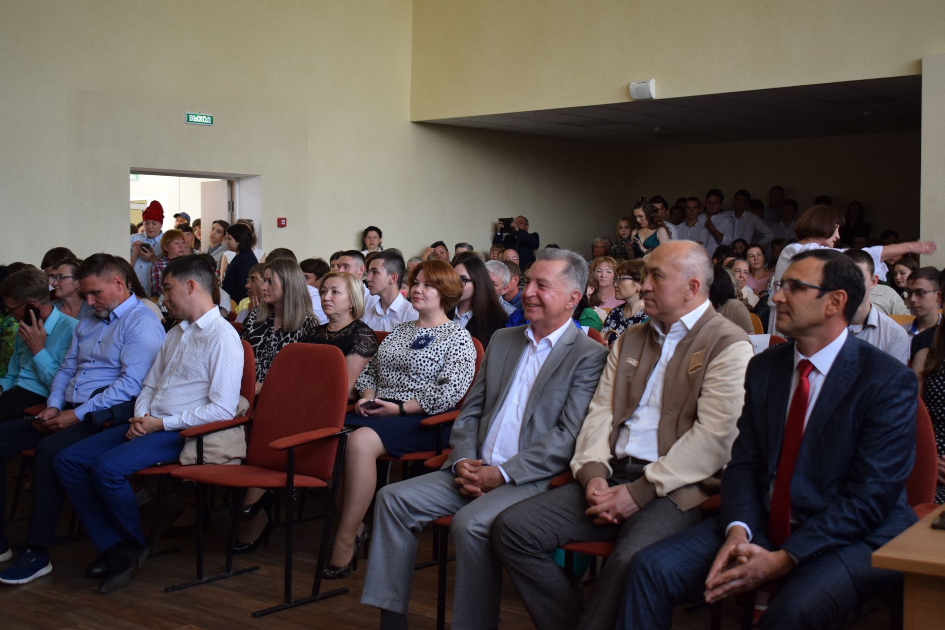 В Азнакаевском политехническом техникуме прошел выпускной вечер