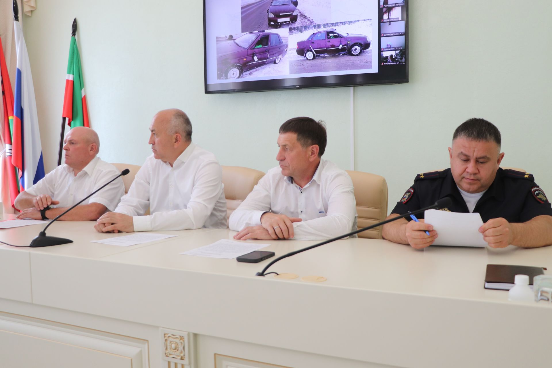 Азнакайда юллардагы иминлек хакында сөйләштеләр