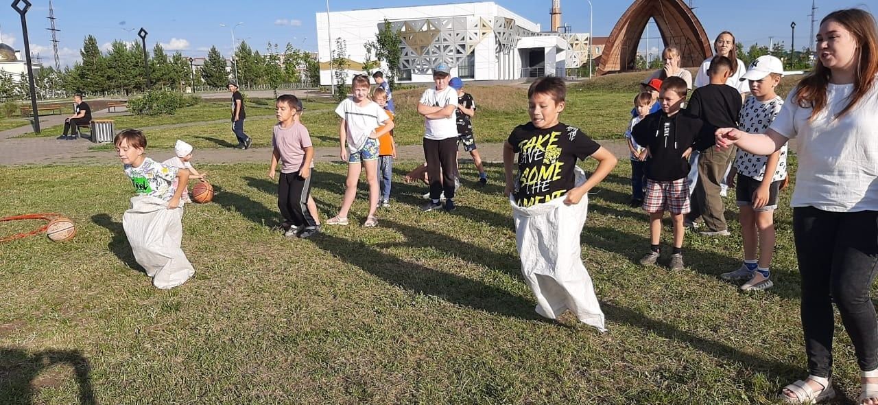 В Азнакаевские дети весело проводят лето