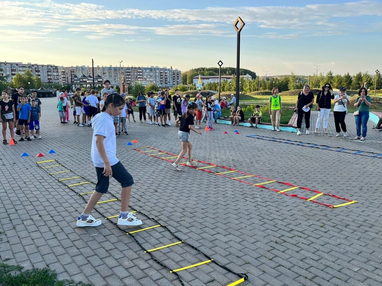 Азнакаевские дети с пользой и весело проводят лето