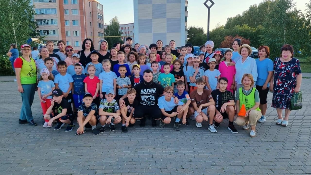 Азнакай балалары җәйләрен күңелле һәм файдалы итеп үткәрәләр