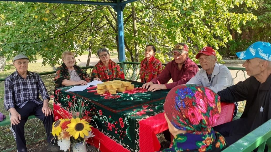 В Актюбинском доме-интернате отметили медовый праздник