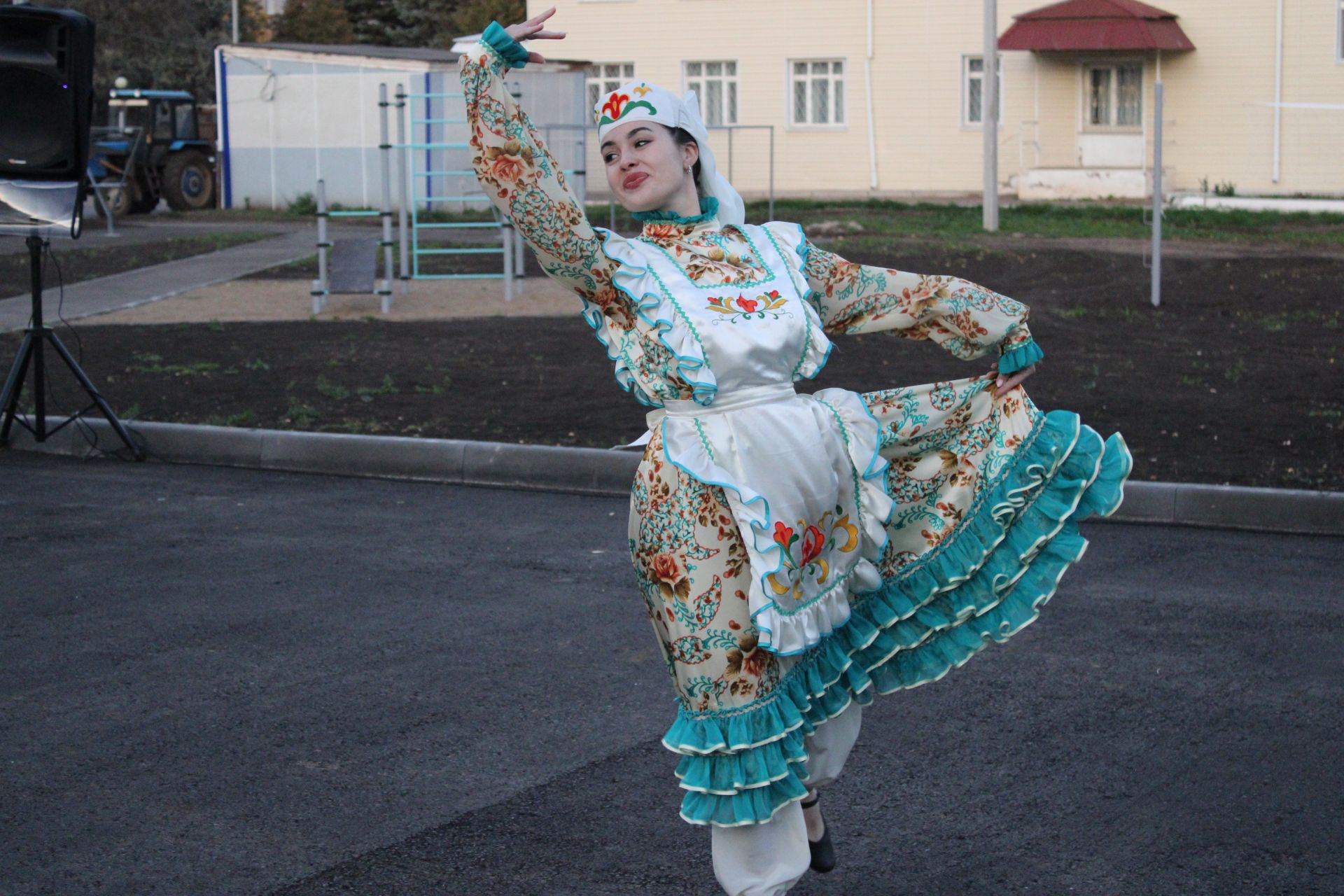 В Азнакаево продолжаются праздники дворов