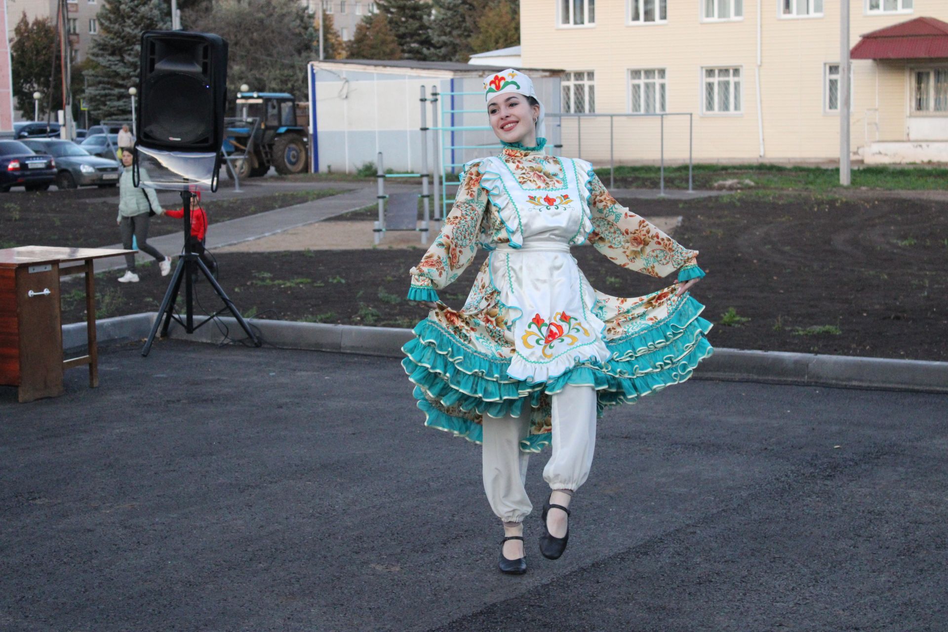 В Азнакаево продолжаются праздники дворов