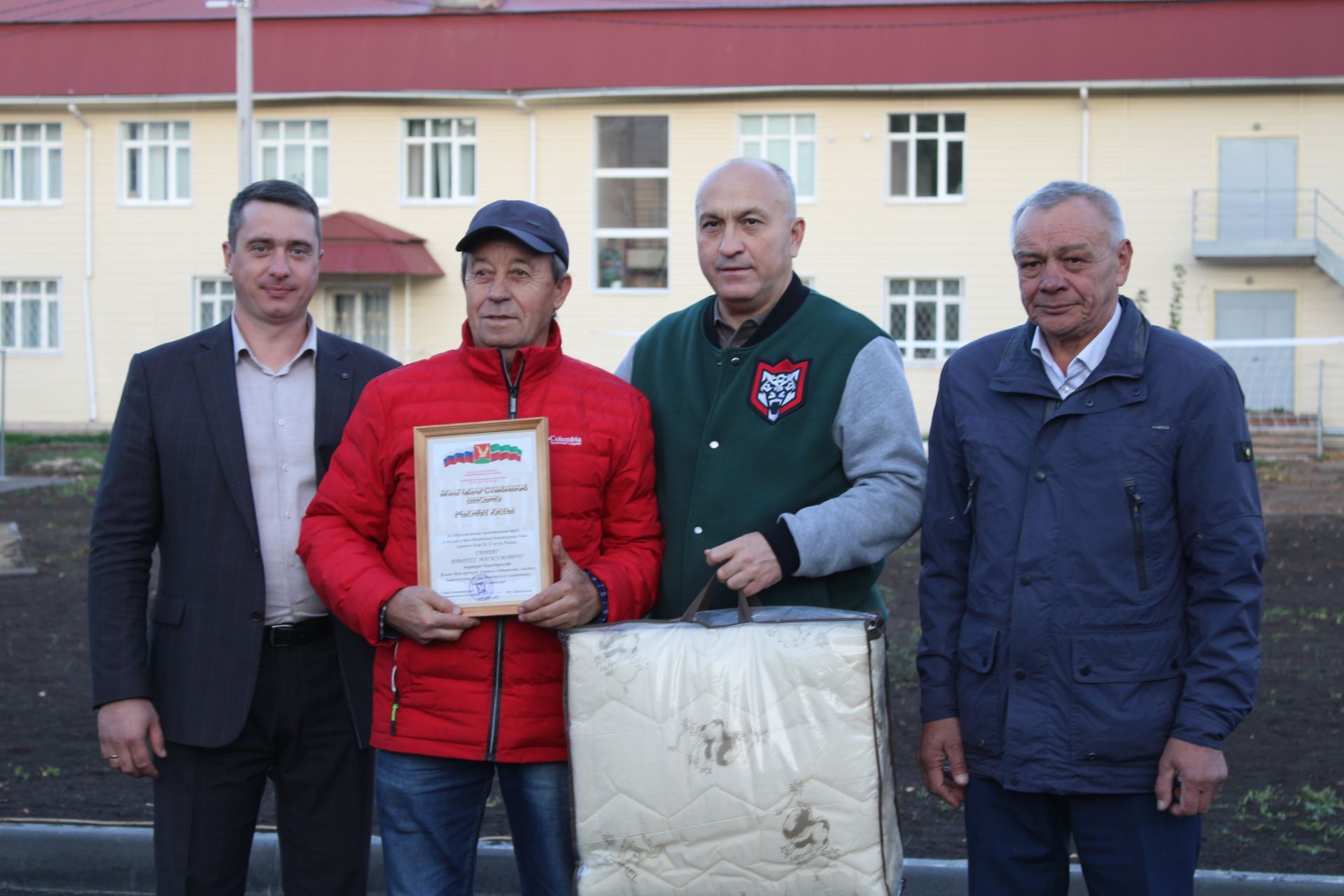 В Азнакаево продолжаются праздники дворов