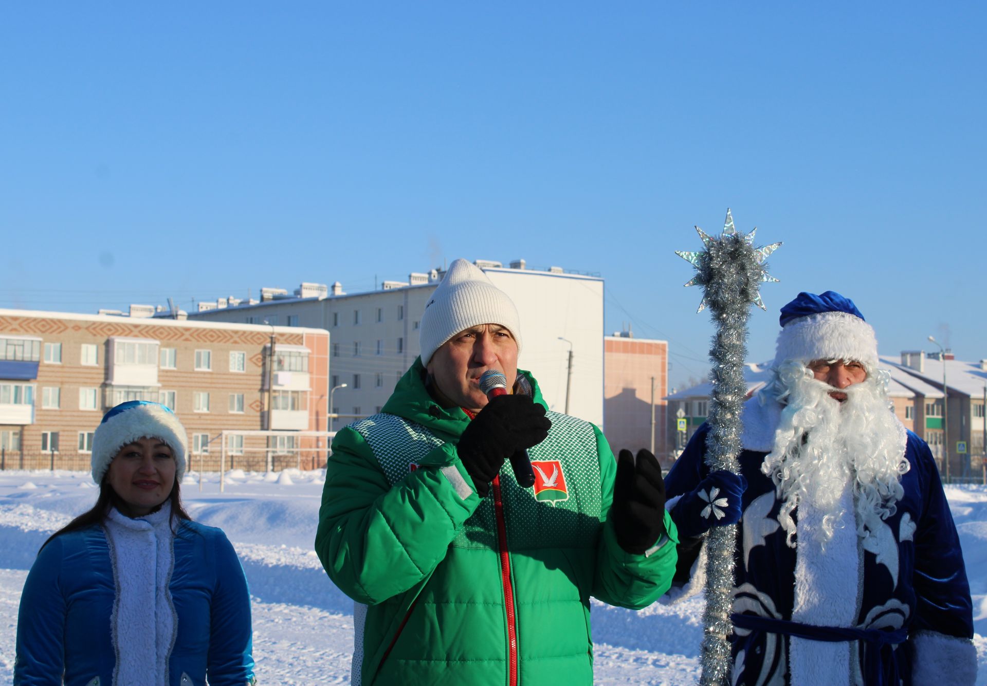 В Азнакаево прошел конкурс креативных саней