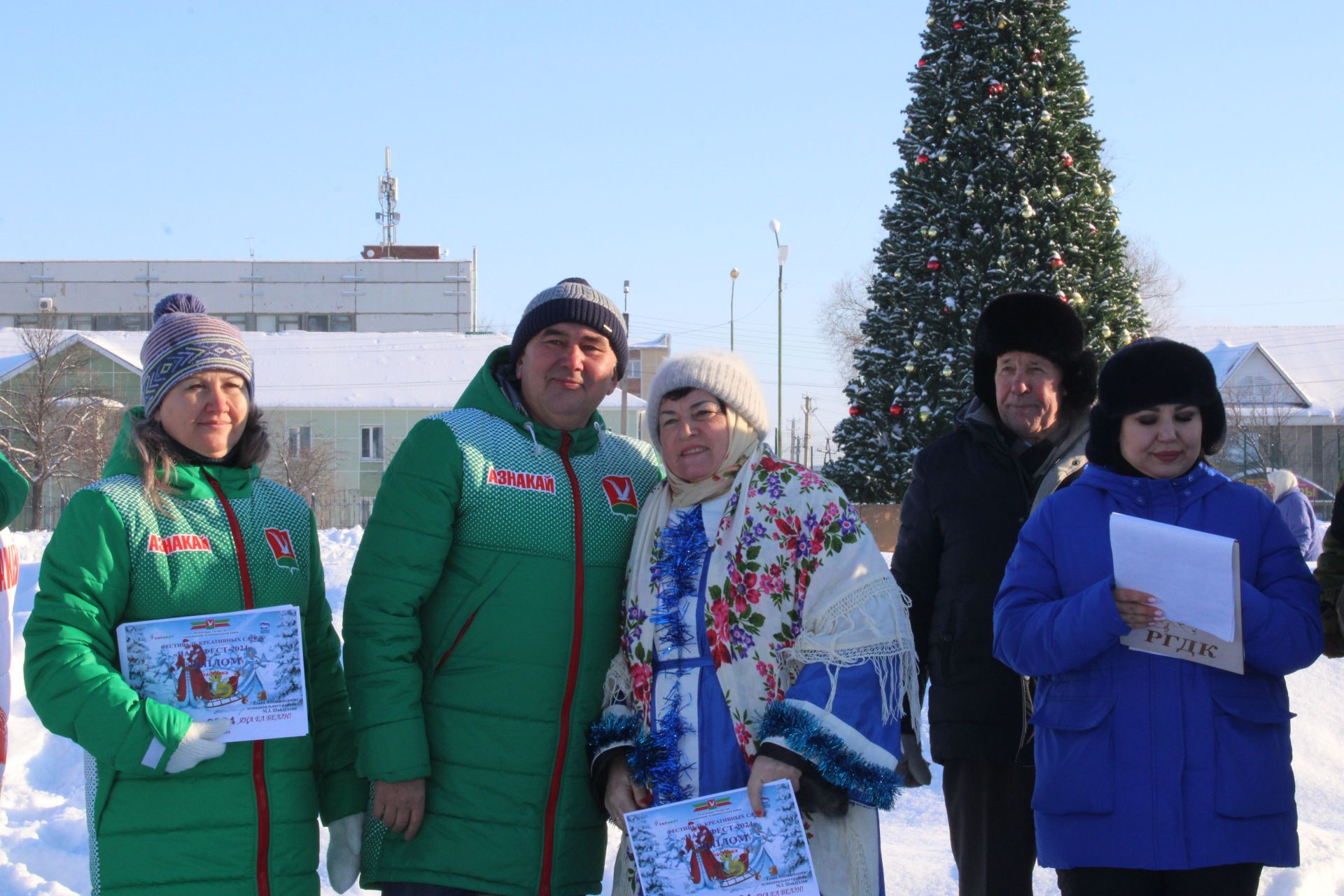 В Азнакаево прошел конкурс креативных саней