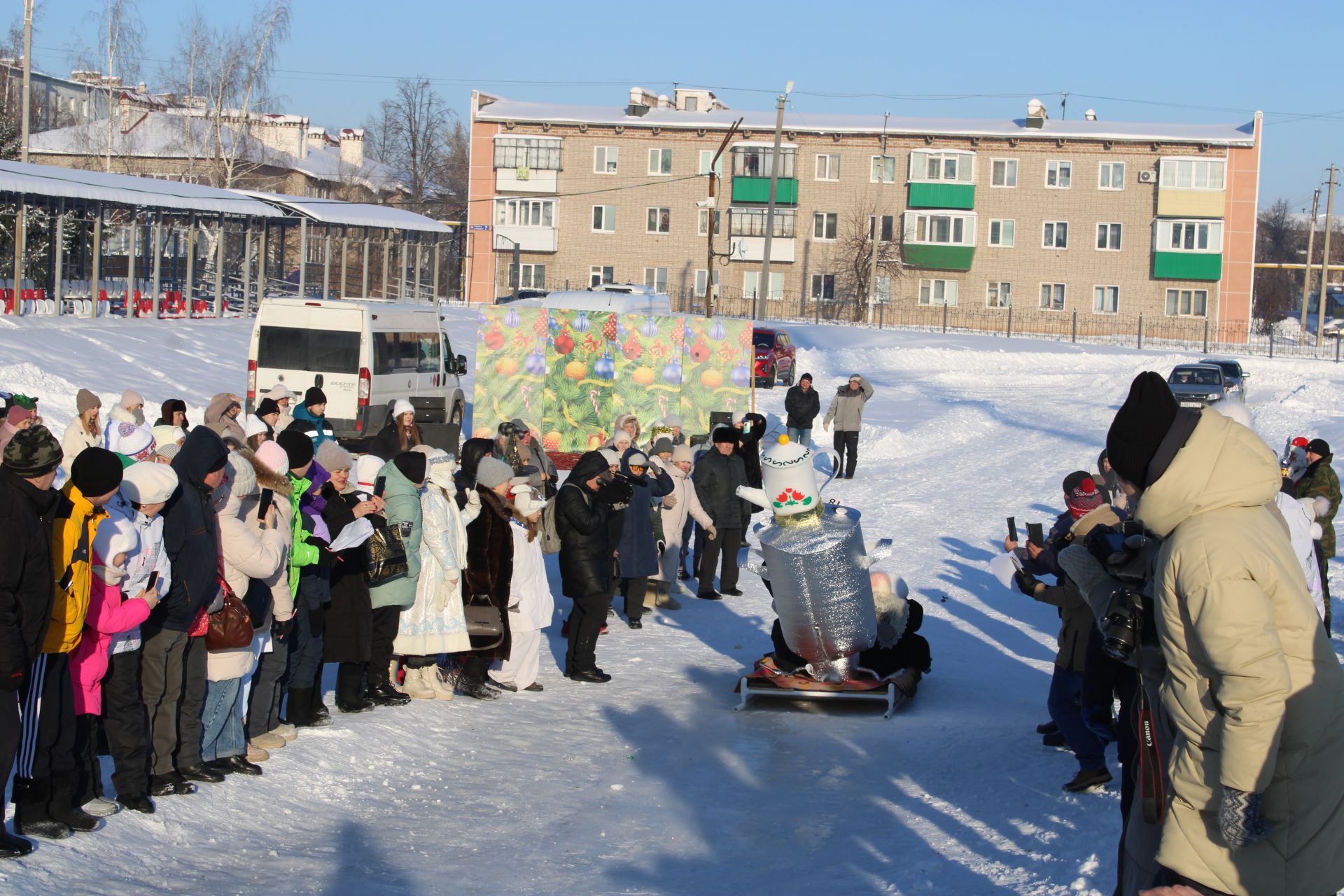 В Азнакаево прошел конкурс креативных саней