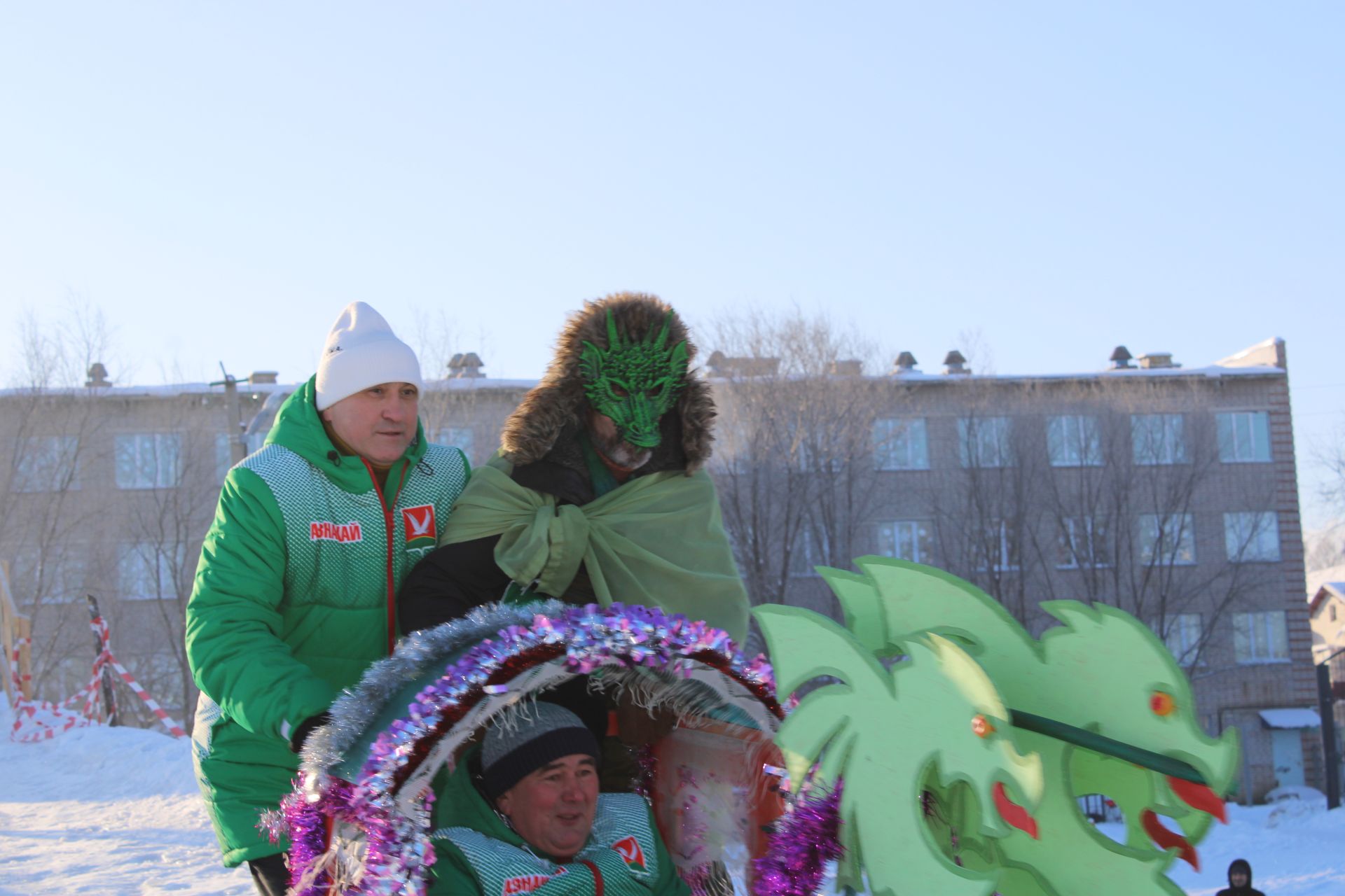 В Азнакаево прошел конкурс креативных саней