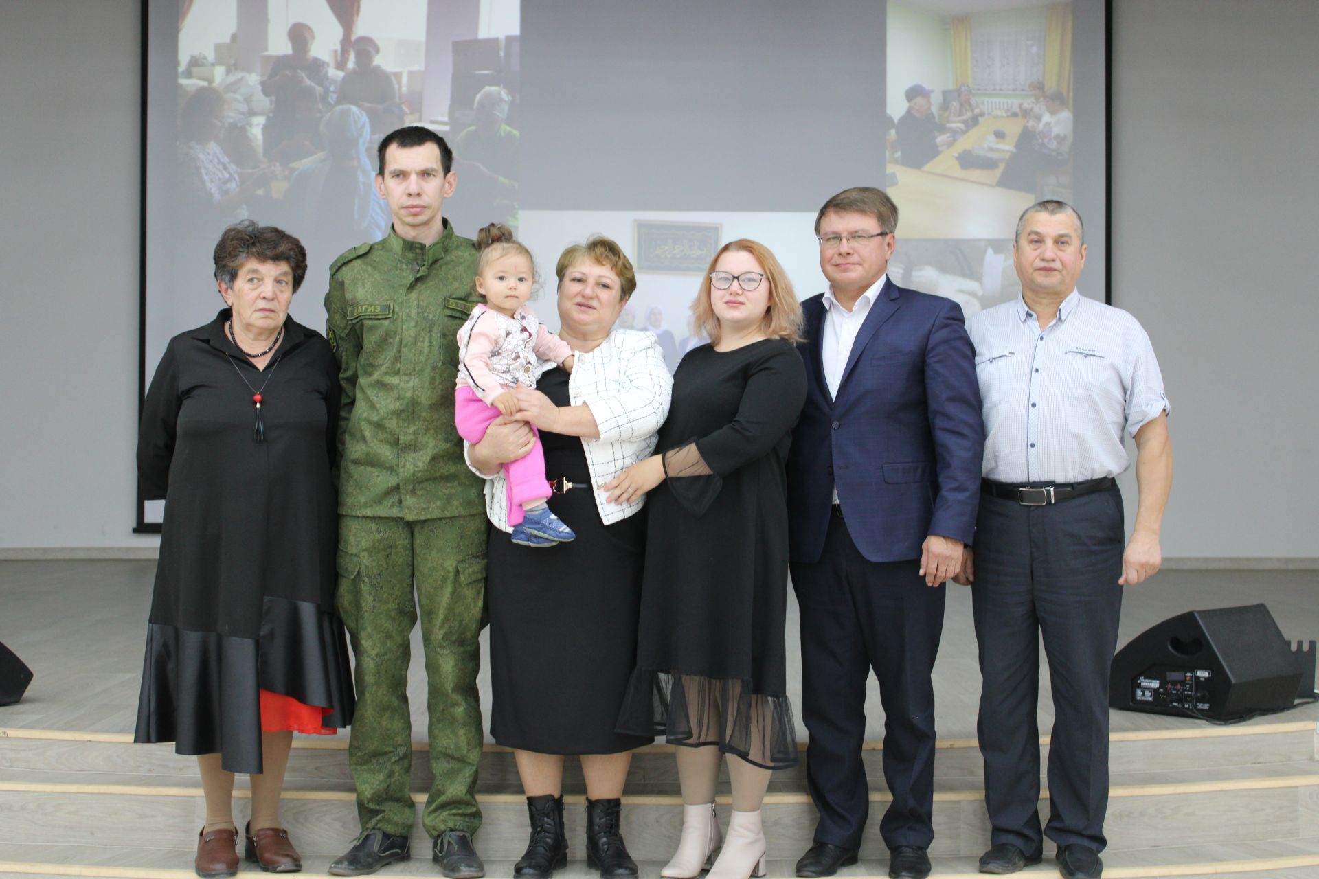 В Азнакаево чествовали пожилых волонтеров