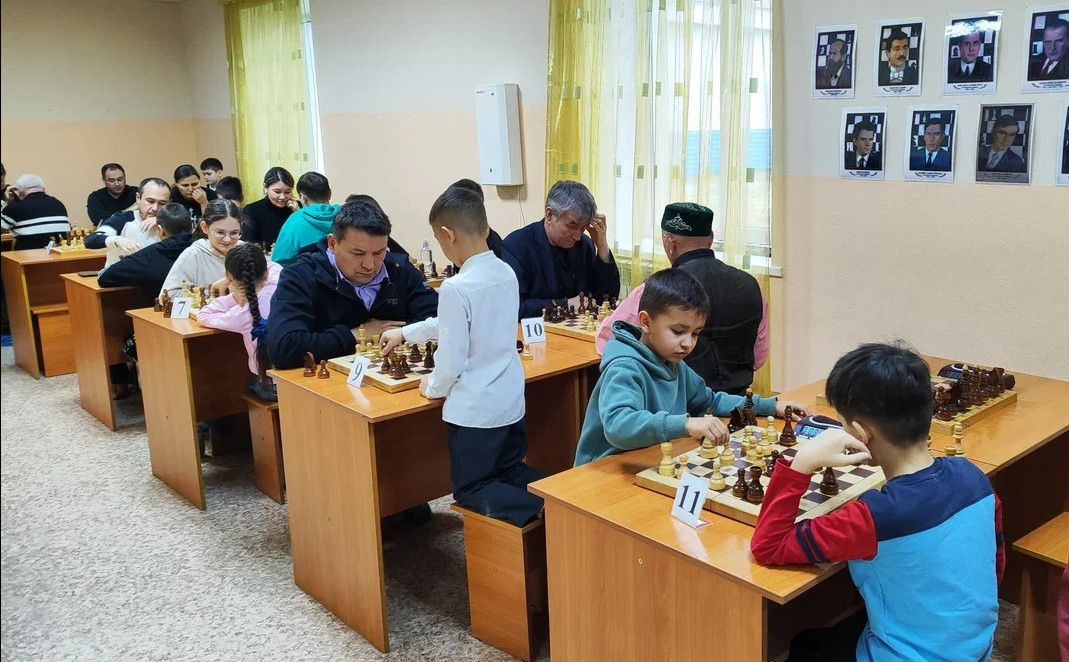 Семейные шахматы в Азнакаево: турнир для учащихся начальных классов