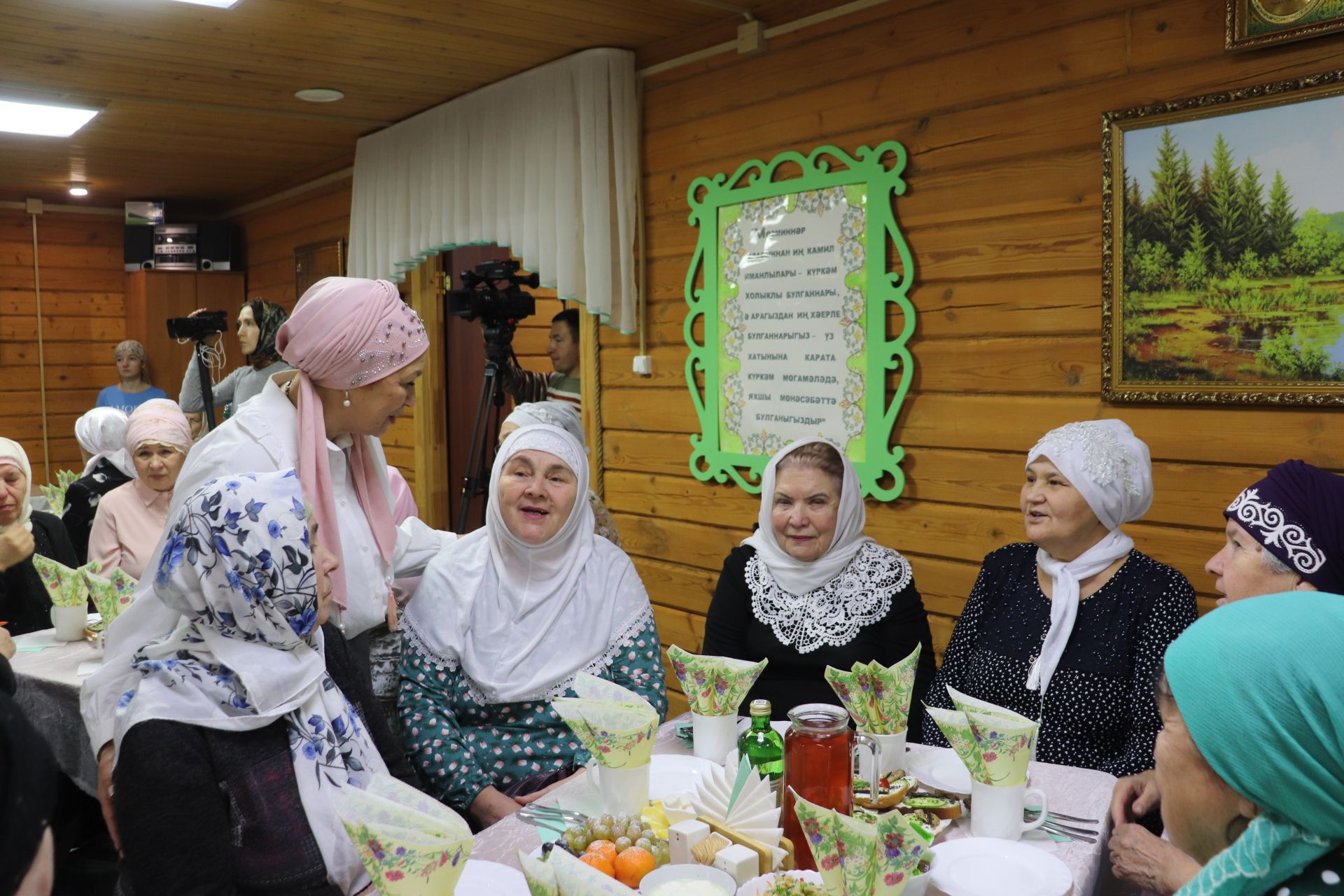 Азнакай шәһәре Зәңгәр мәчетендә әниләр белән очрашу узды