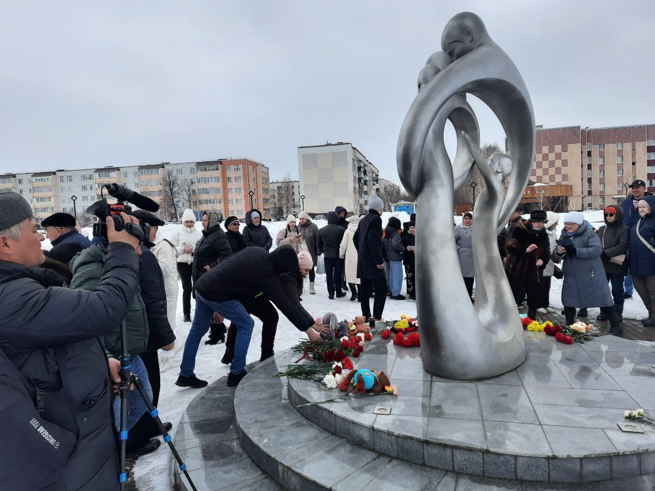 Сегодня в городе Азнакаево почтили память погибших в результате теракта в «Крокус Сити Холле»