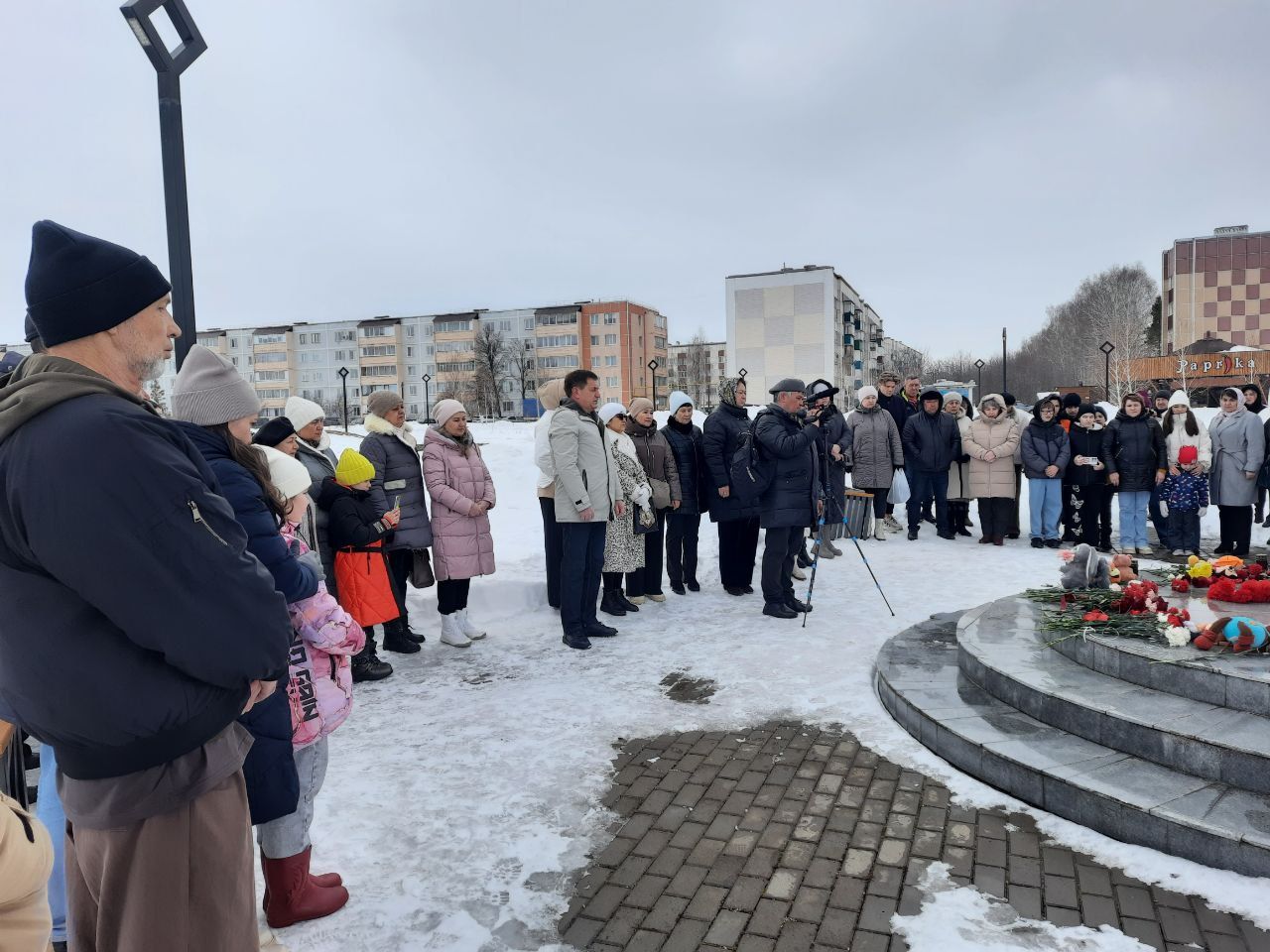 Сегодня в городе Азнакаево почтили память погибших в результате теракта в «Крокус Сити Холле»