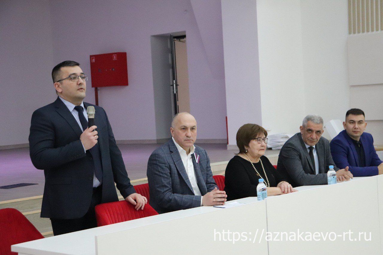 Азнакайда яшь табиблар җыелды