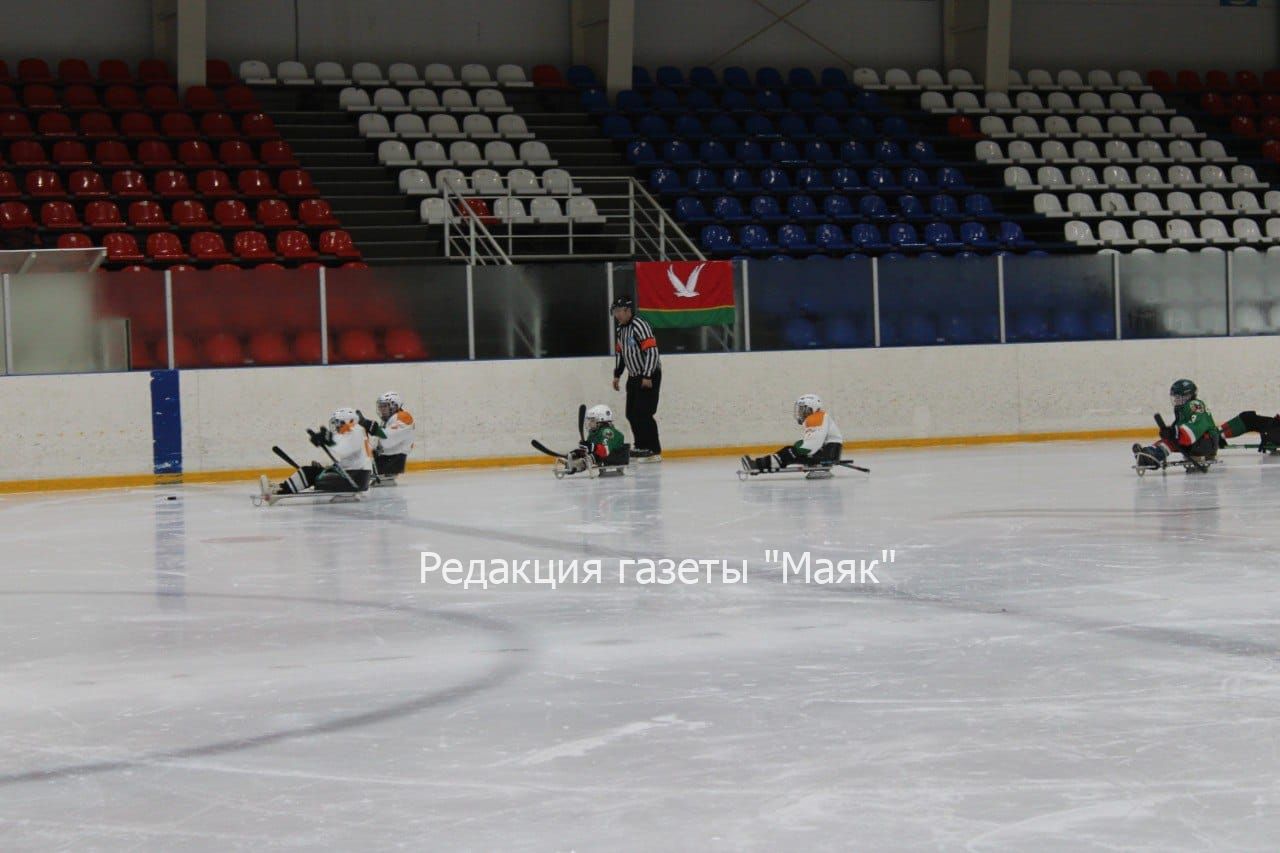 Азнакайда следж-хоккей фестивале бара