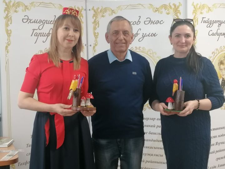 В Азнакаево прошла презентация книги «Эдэби офыклар» («Литературные горизонты»)