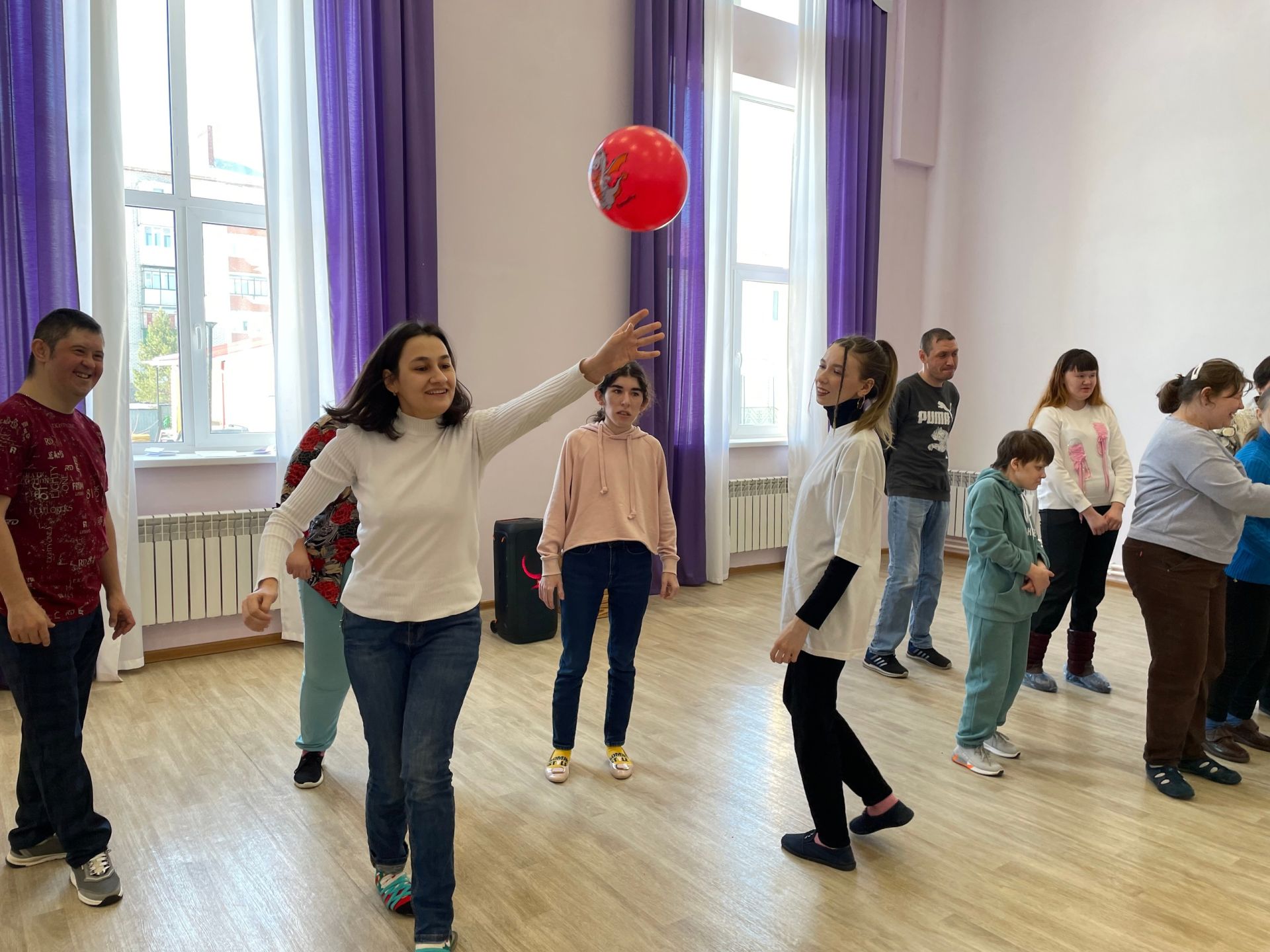 Сегодня в Культурном центре города Азнакаево состоялась игровая программа «Моя семья - моя радость»