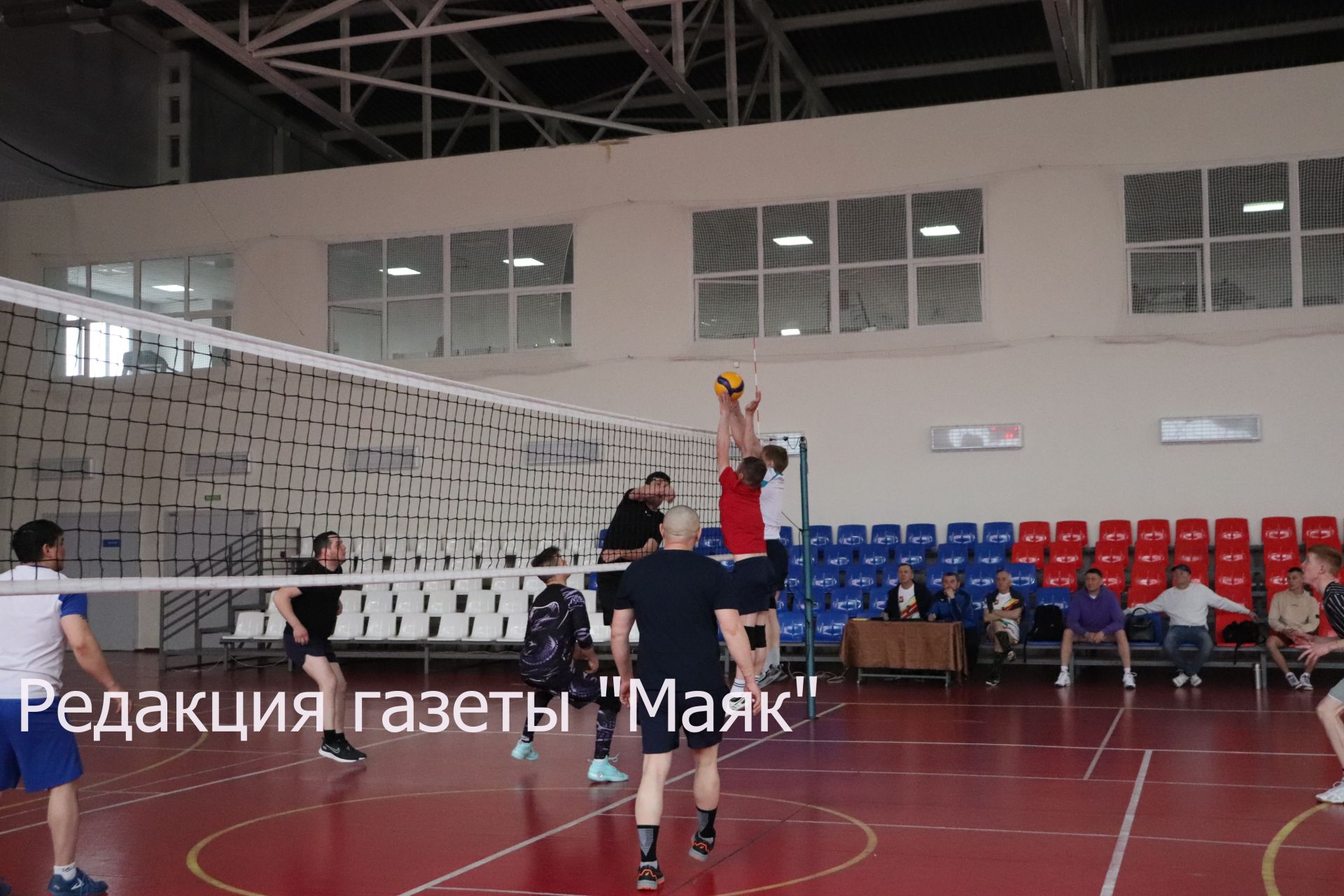Азнакайда Рушат Исламов истәлегенә волейбол турниры узды