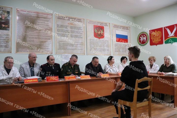 В Азнакаево проходит весенний призыв