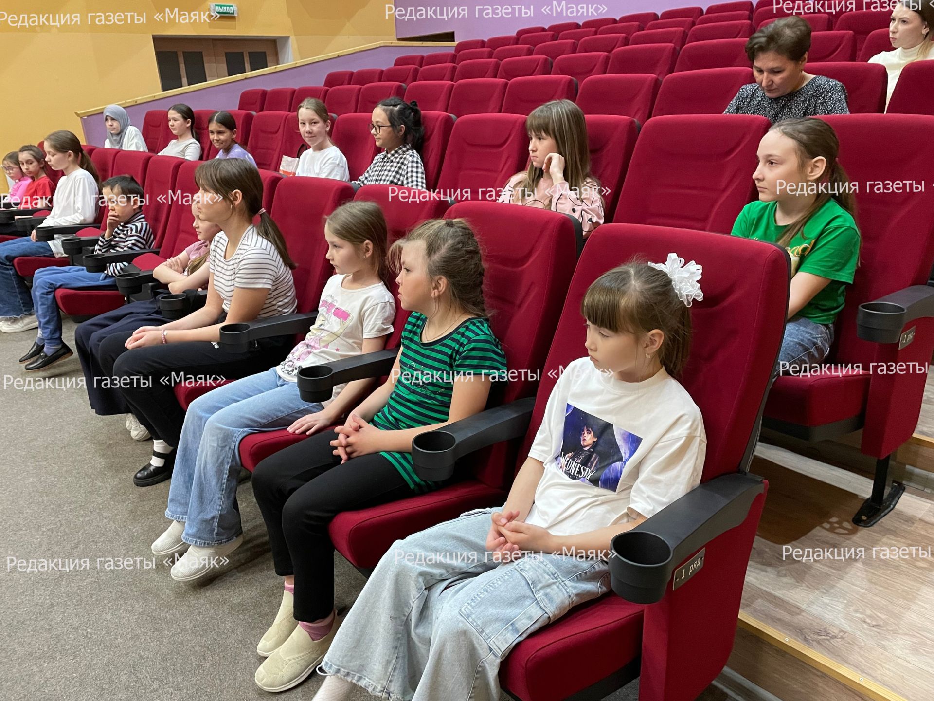 В Азнакаево прошла патриотическая беседа со школьниками