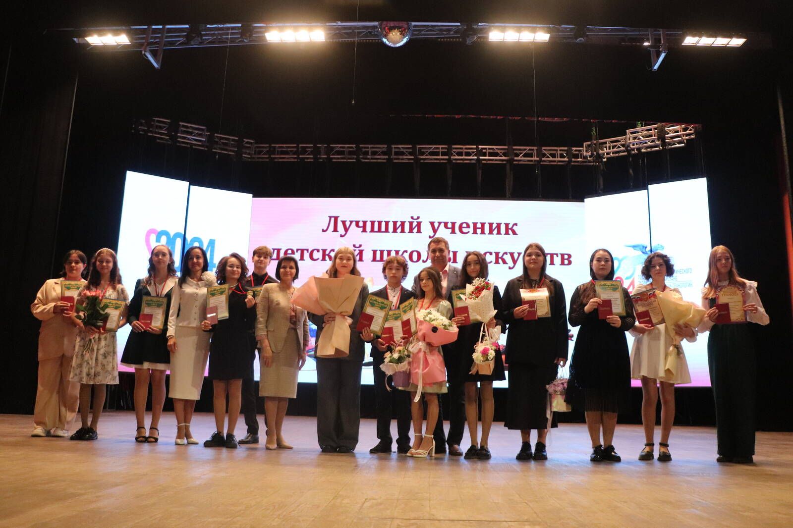Выпускники Азнакаевской школы искусств получили дипломы