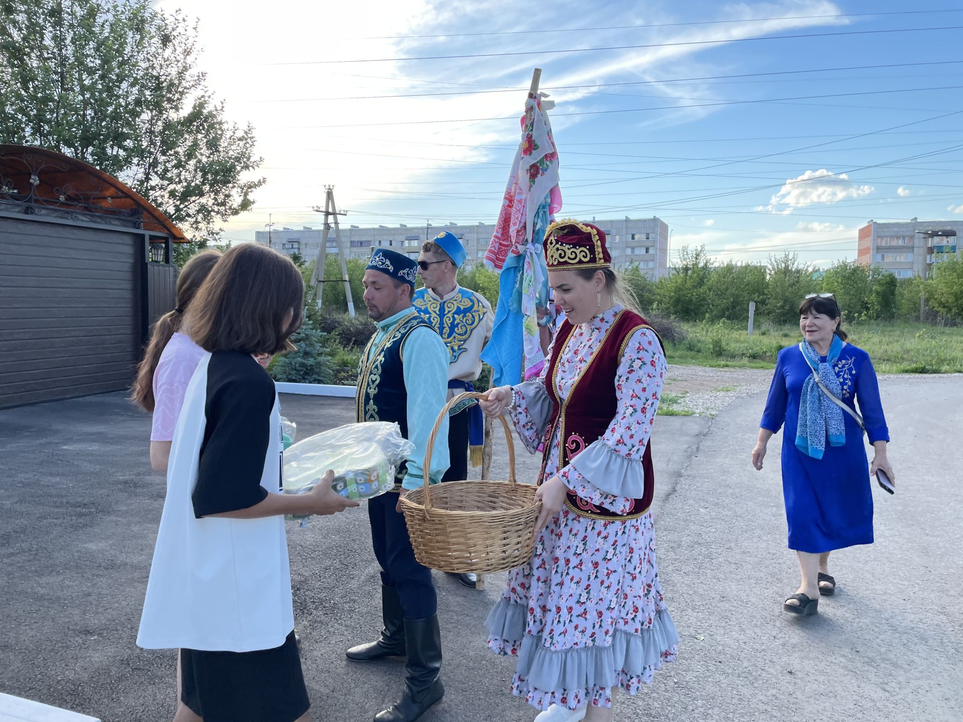 Сбор подарков – это не только обряд, а и своего рода предсказание