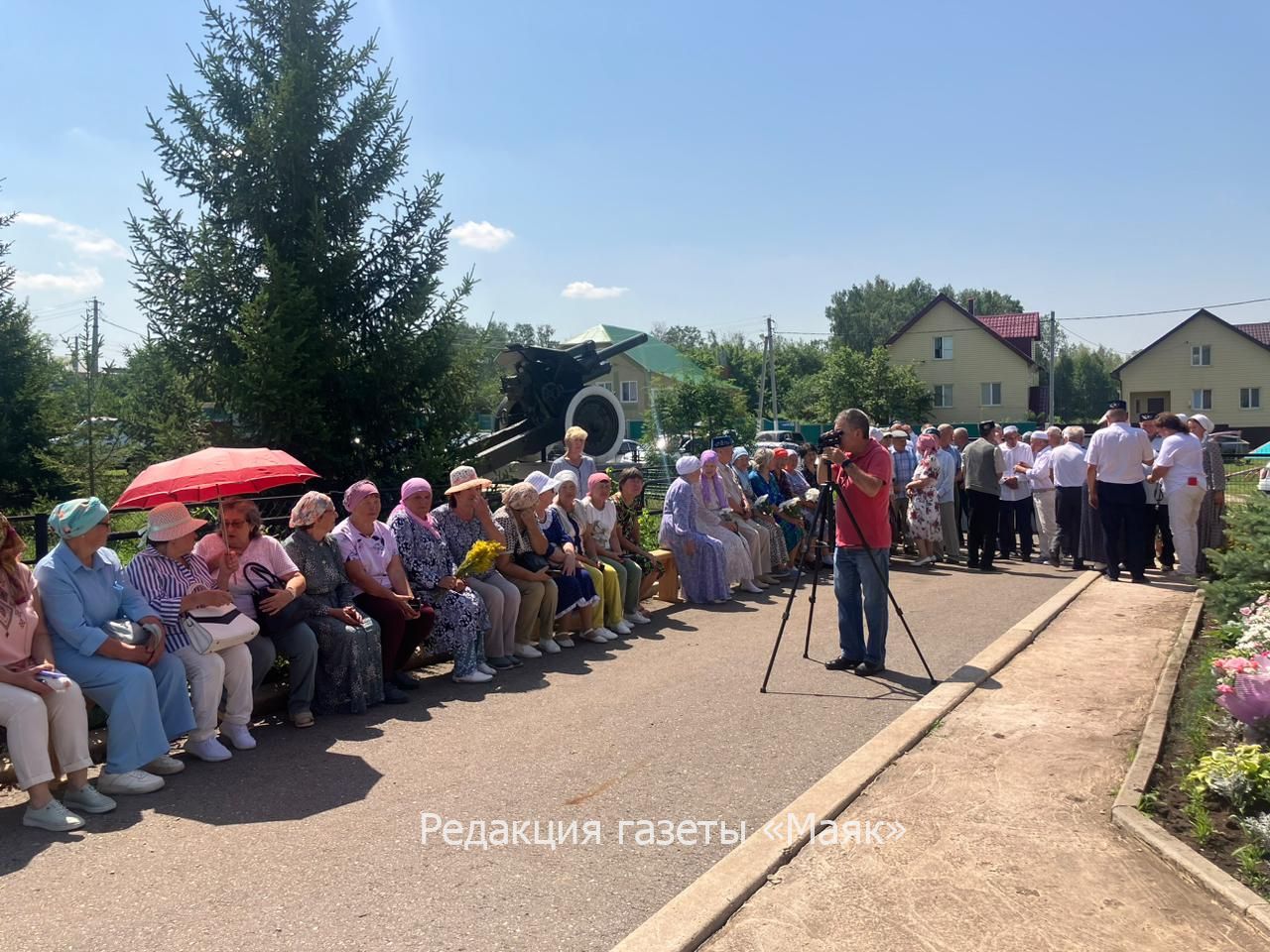 Азнакай районы  Карамалы Елга  авылында (Чалтаймас) Лена Гыймаева  истәлегенә мемориаль такта ачылды