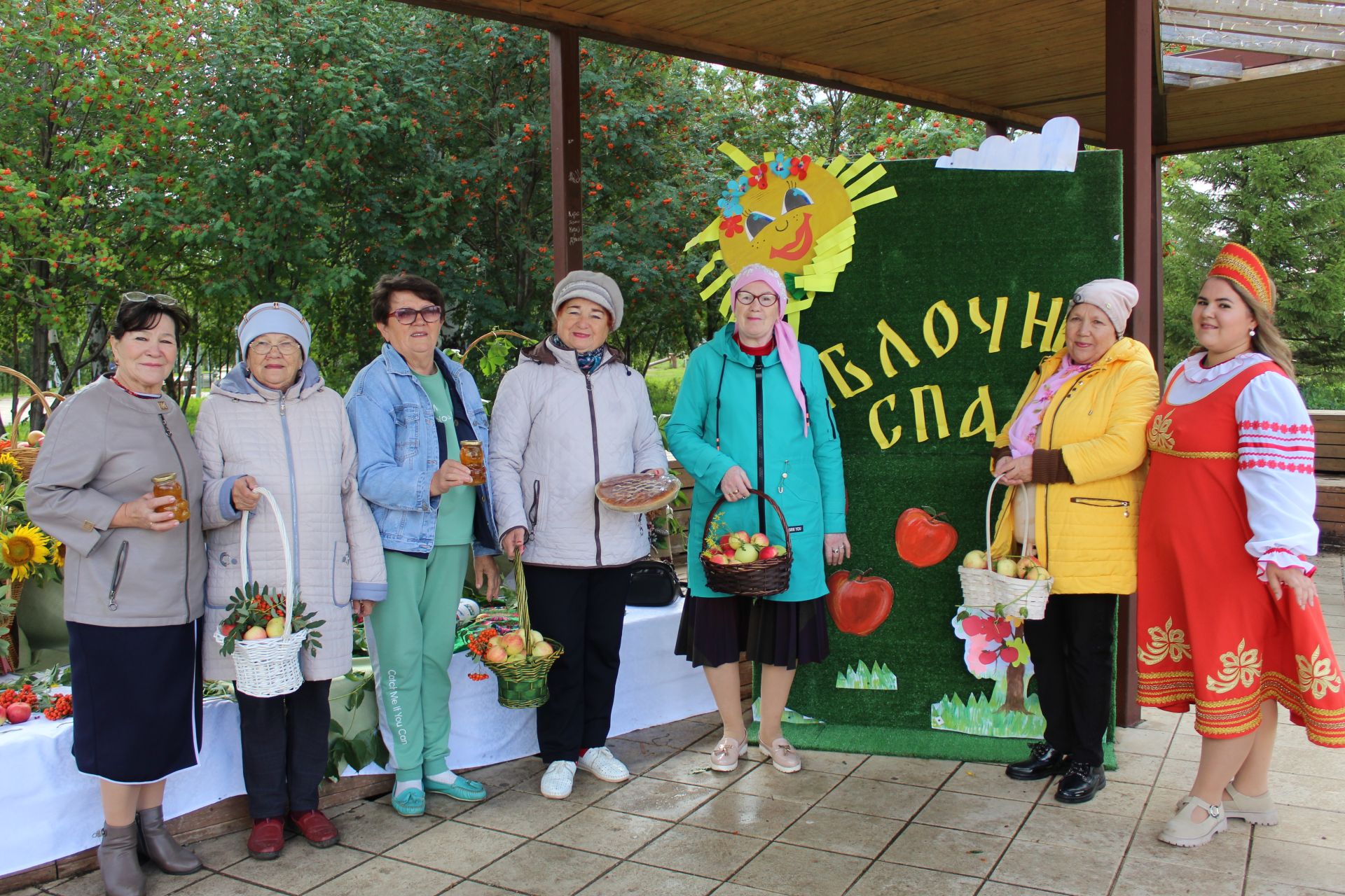 В Азнакаево прошел один из самых ярких праздников «Яблочный Спас»