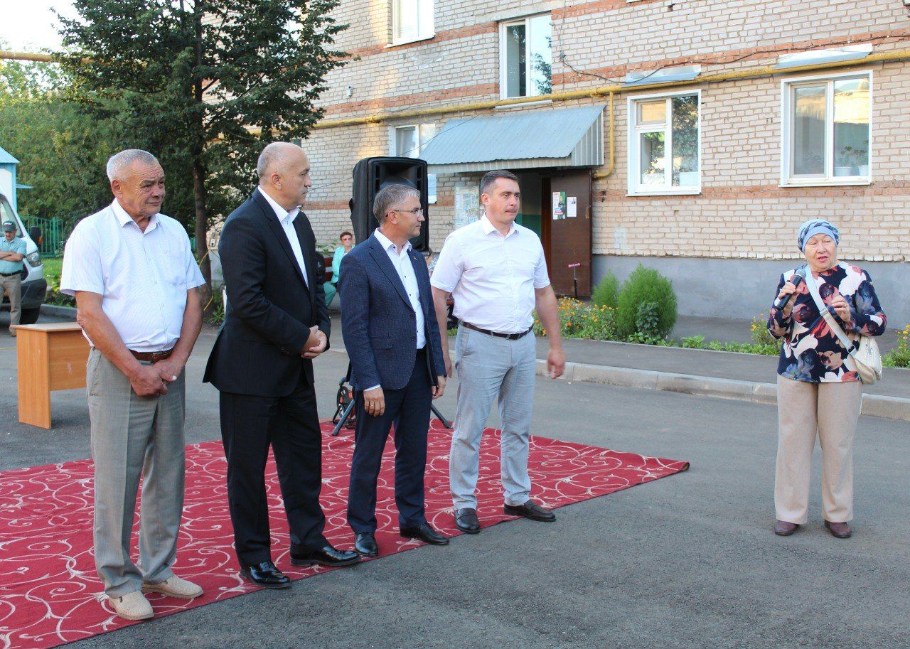 На улице Булгар в Азнакаево прошел Праздник двора