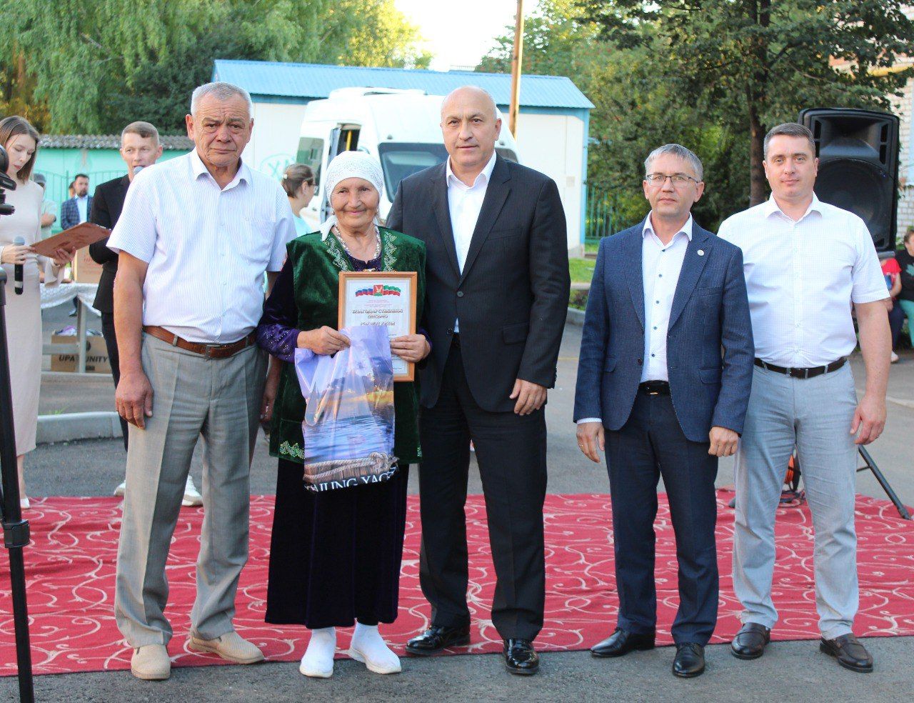 На улице Булгар в Азнакаево прошел Праздник двора