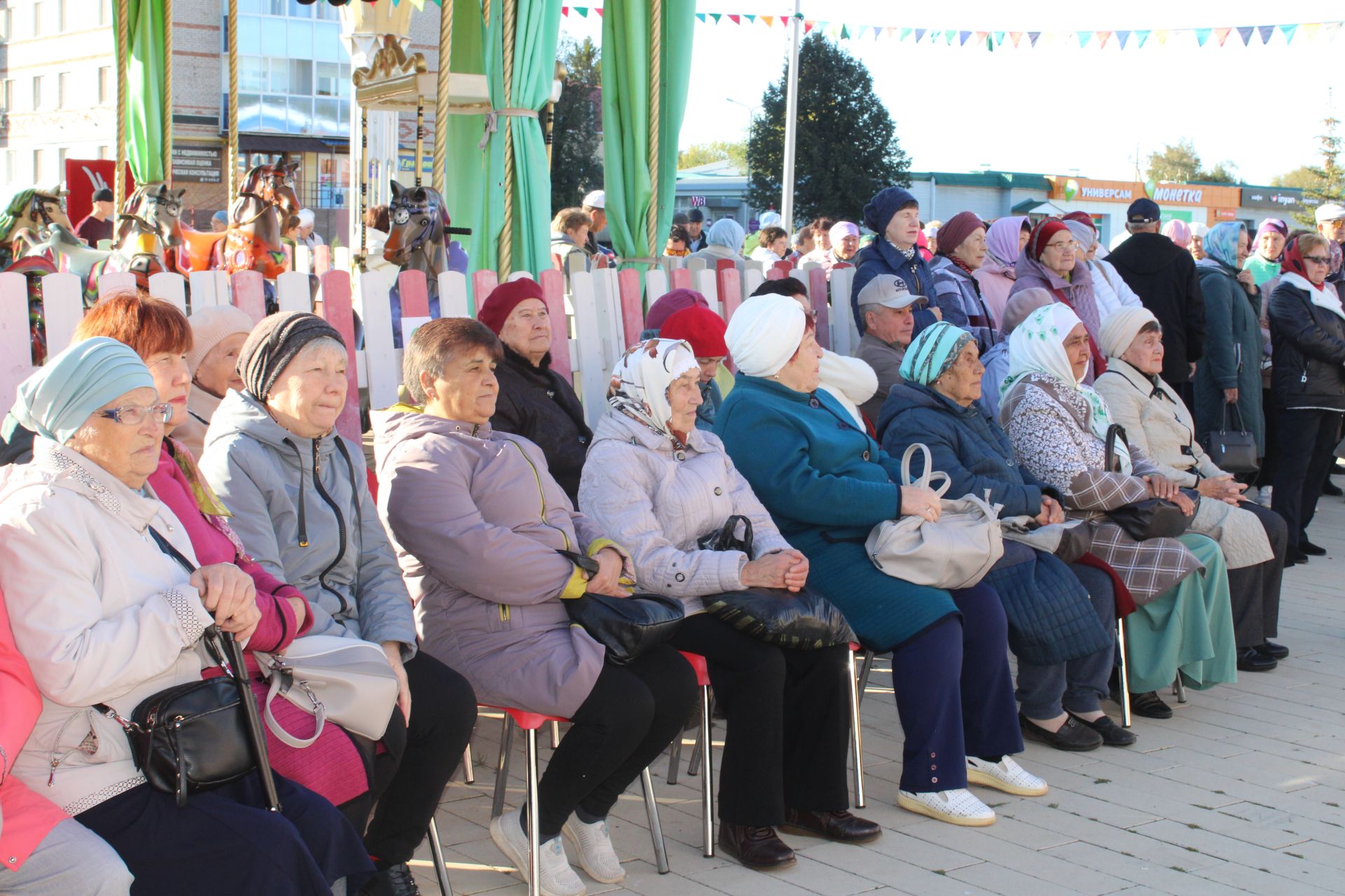 В Азнакаево состоялся праздник под названием «Бабье лето»