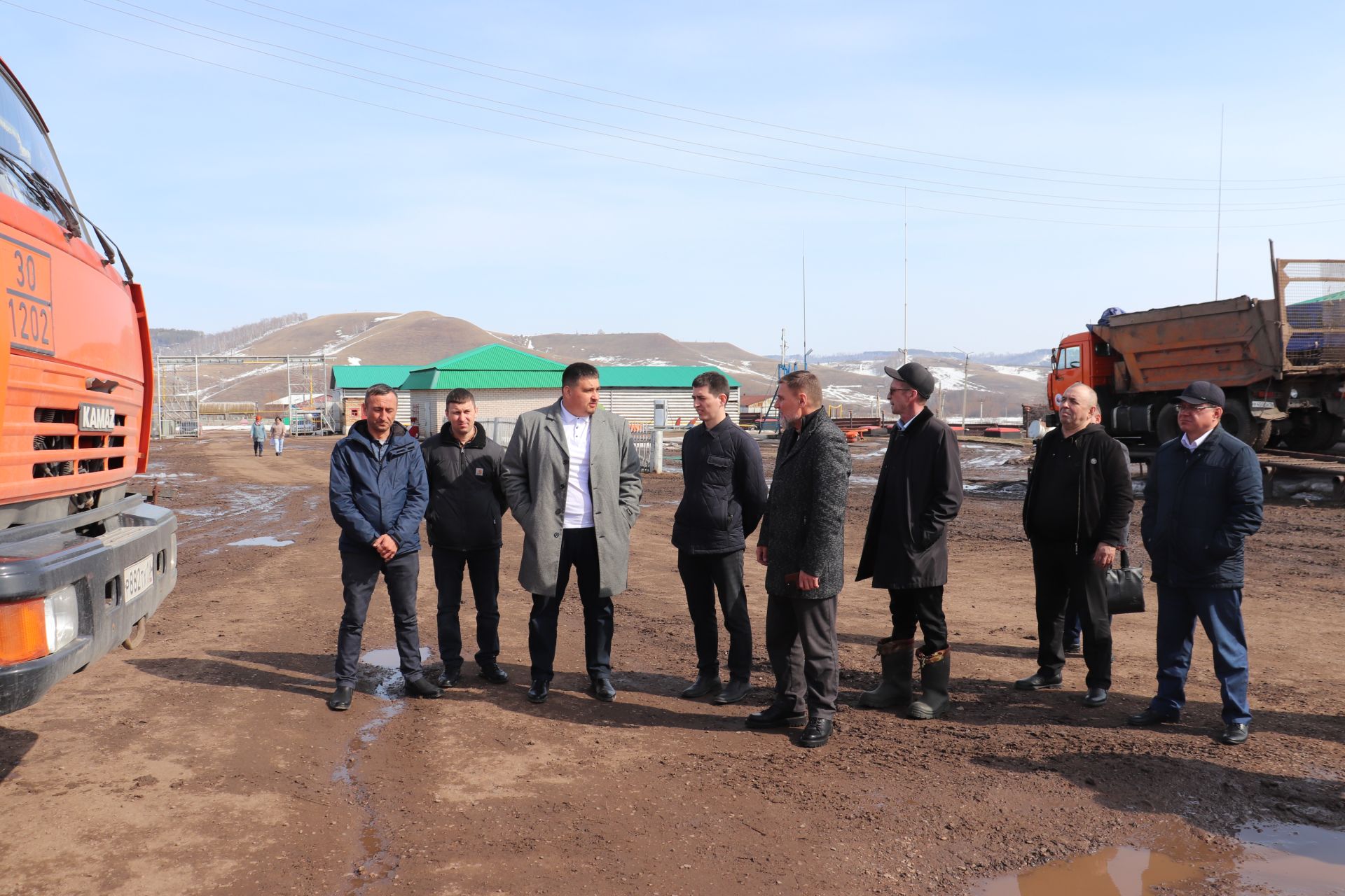 Азнакай механизаторлары язгы кыр эшләренә әзер