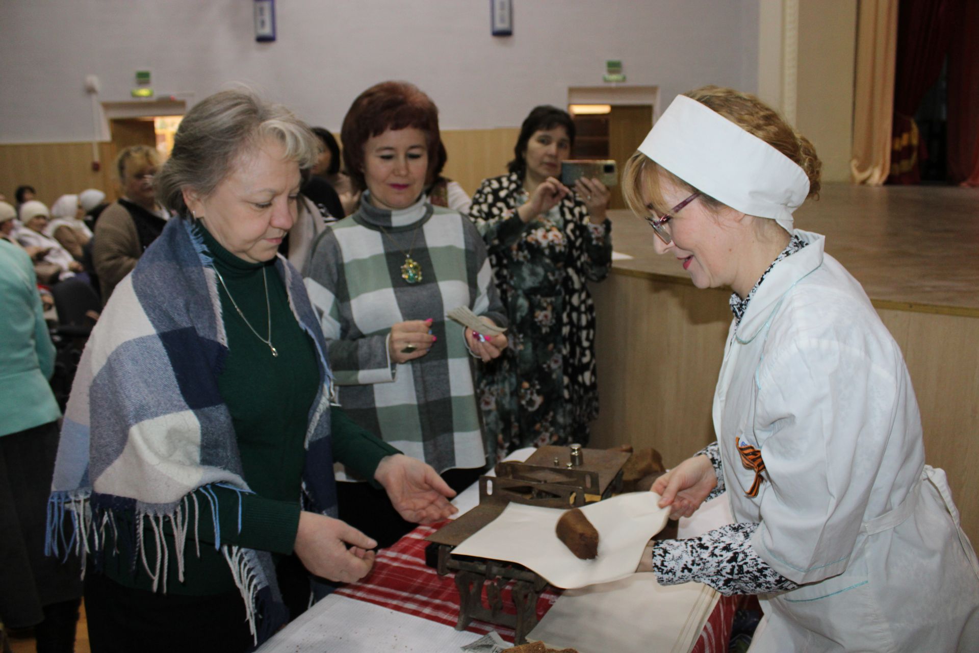Азнакайлылар Ленинград блокадасы каһарманнарын искә алдылар