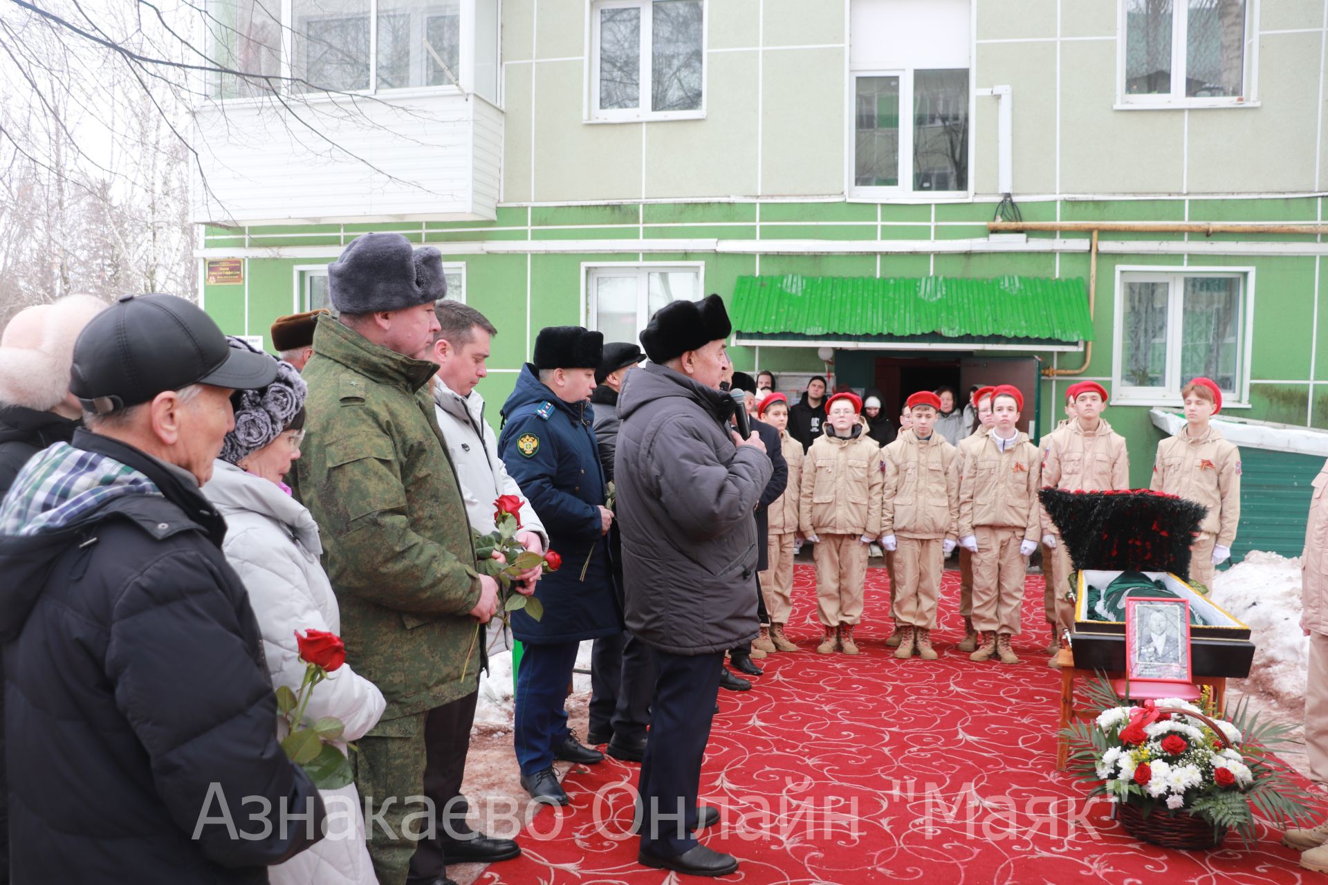 Азнакай үзенең бердәнбер Бөек Ватан сугышы ветераны Аюпов Гайнулла Гаффаз улы белән хушлашты