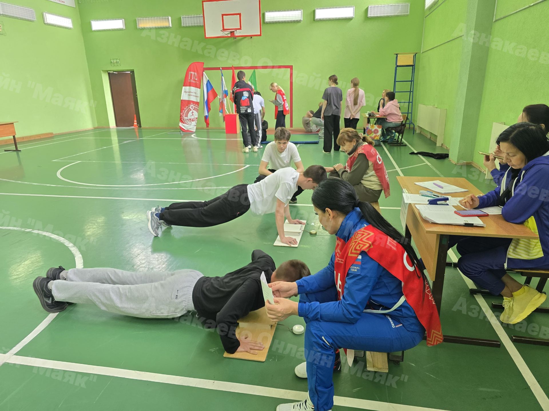 В школах Азнакаево продолжается сдача нормативов ГТО