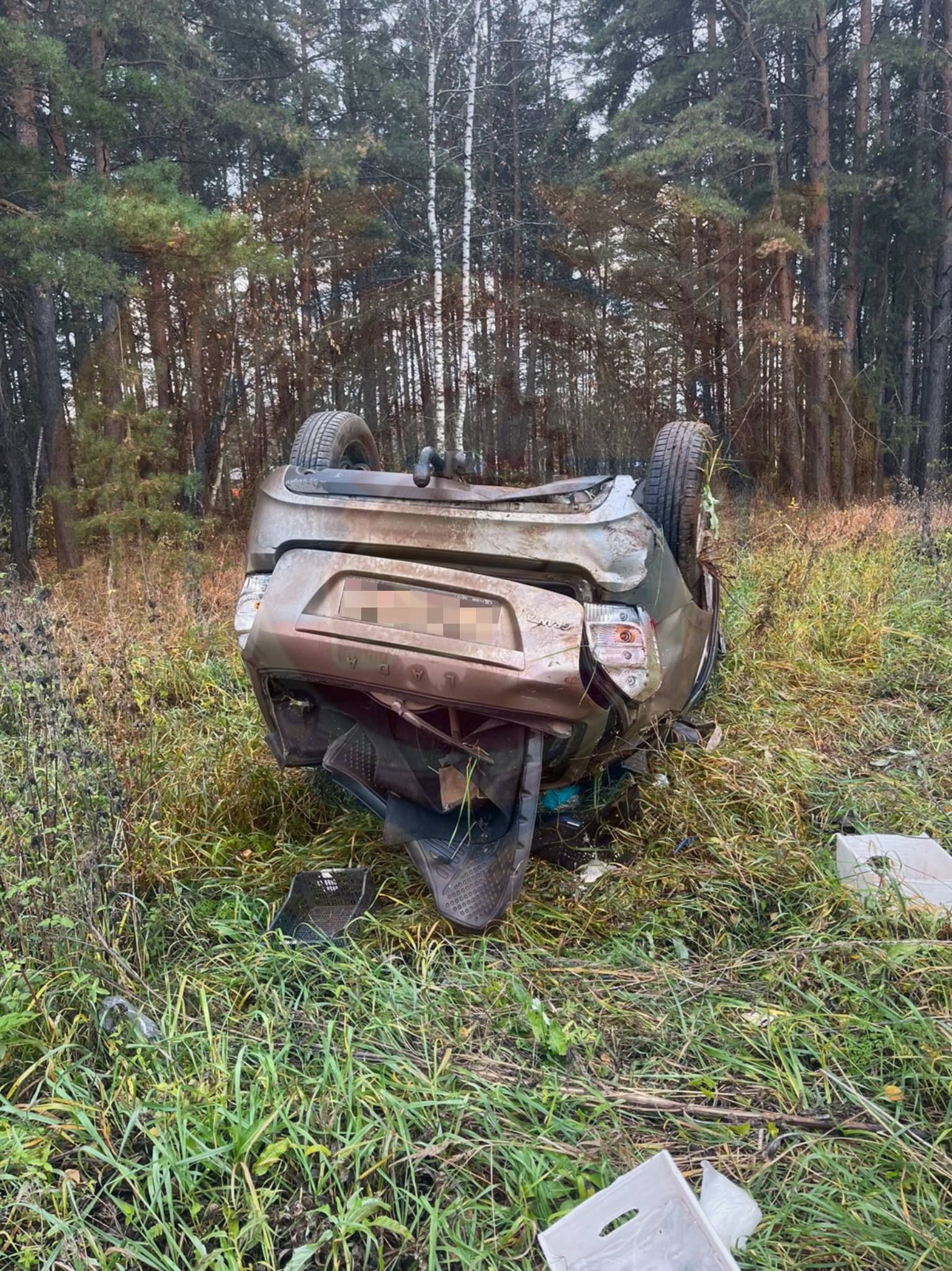 В Азнакаевском районе в результате опрокидывания автомобиля водитель погиб