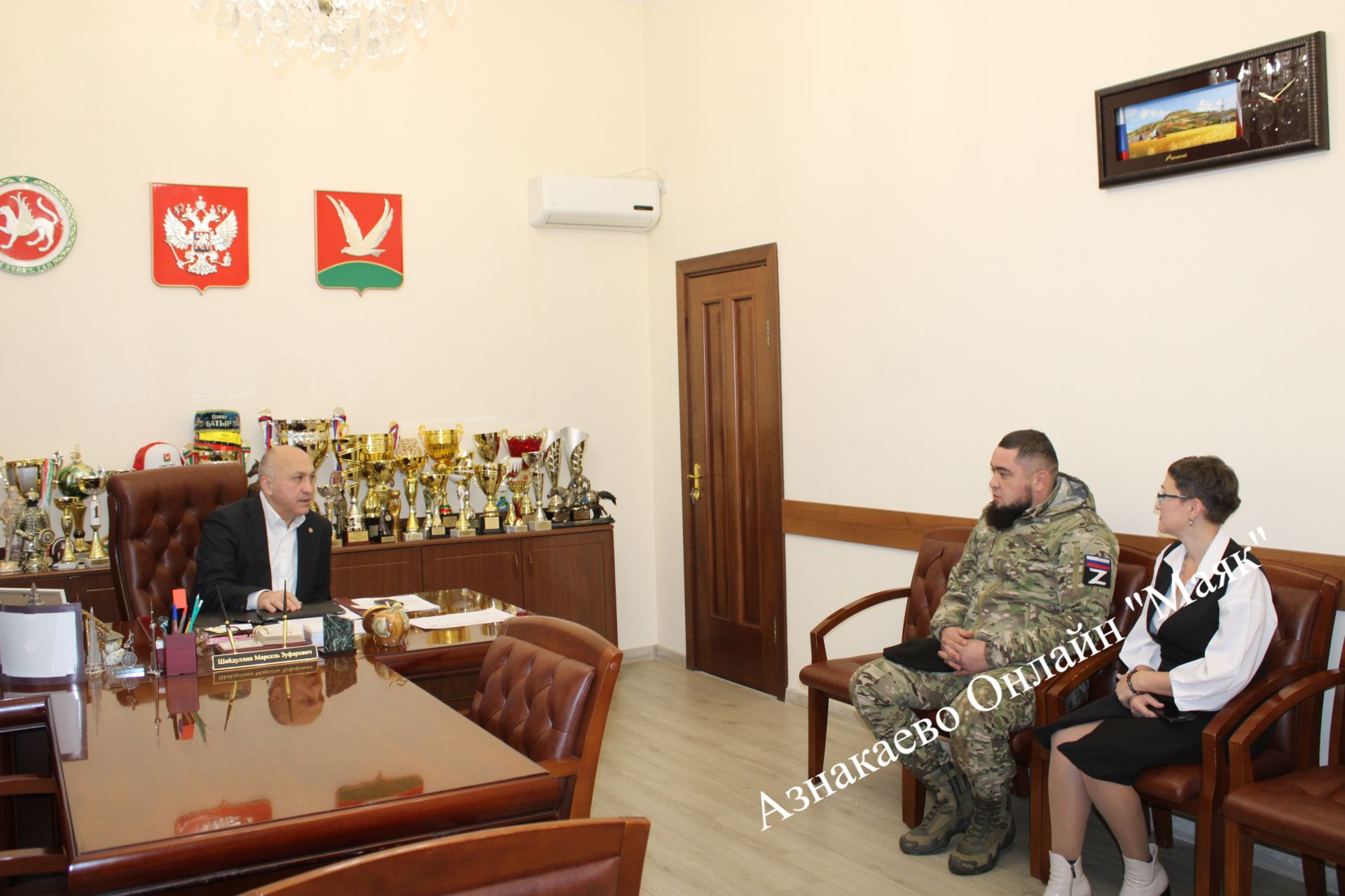 Герои рядом: глава Азнакаевского района встретился с мобилизованным земляком