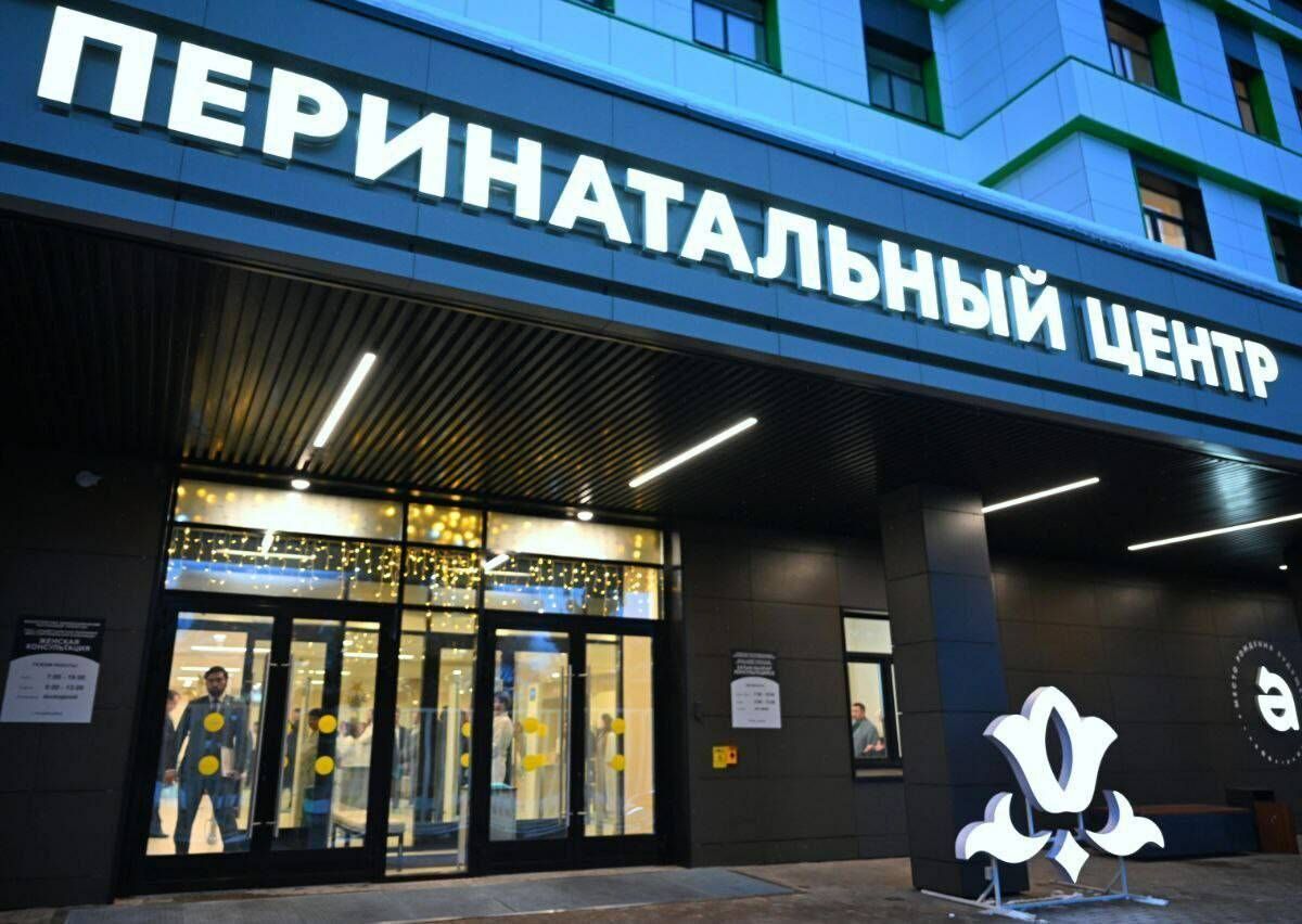 Минниханов в Альметьевске осмотрел новый перинатальный центр