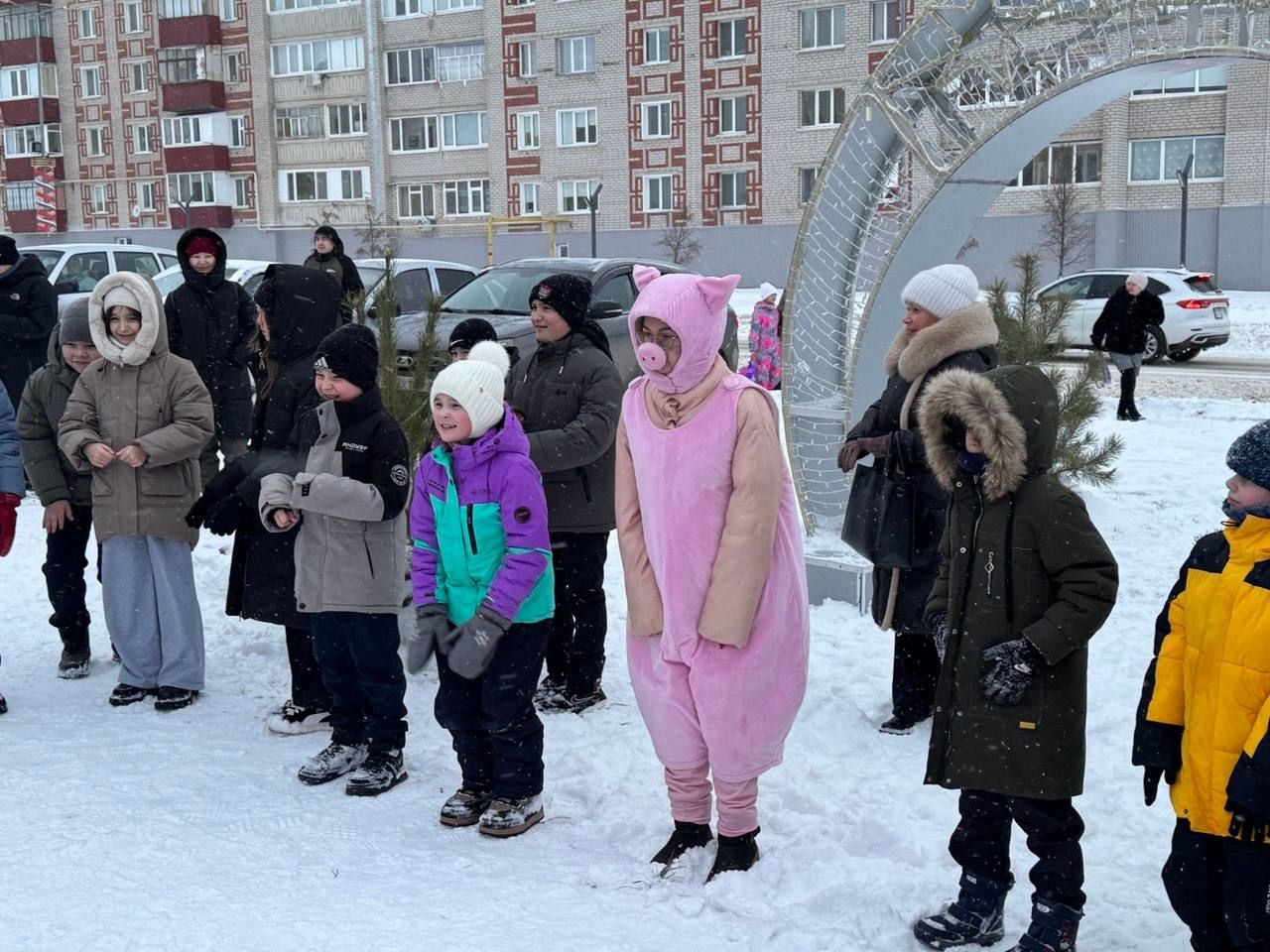 В Азнакаево открылась новогодняя резиденция Деда Мороза