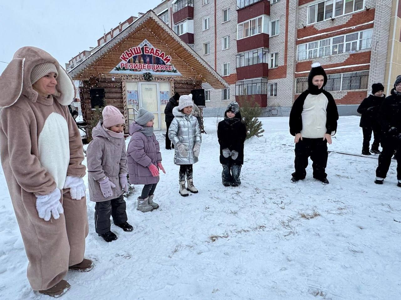 В Азнакаево открылась новогодняя резиденция Деда Мороза