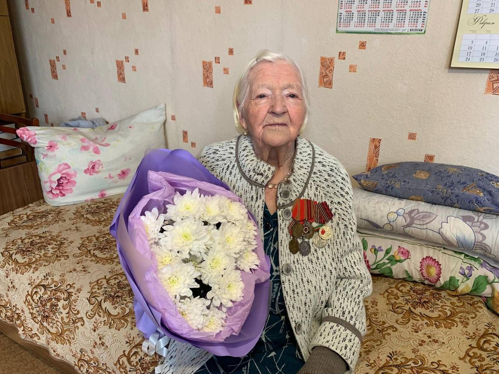 Ветеран педагогического труда Софья Валиева удостоена юбилейной медали
