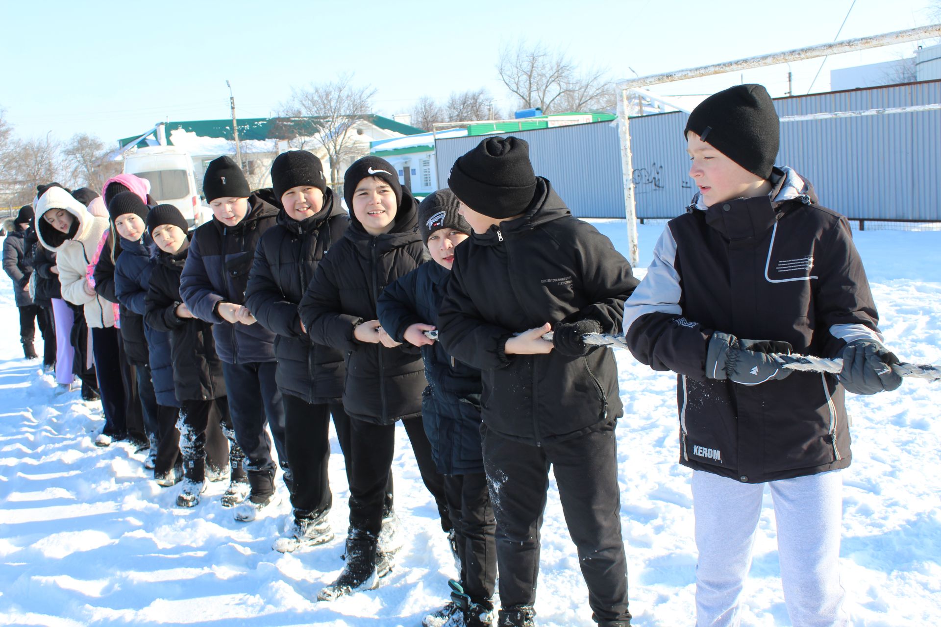 В Азнакаево прошла военно-спортивная игра «Зарница»